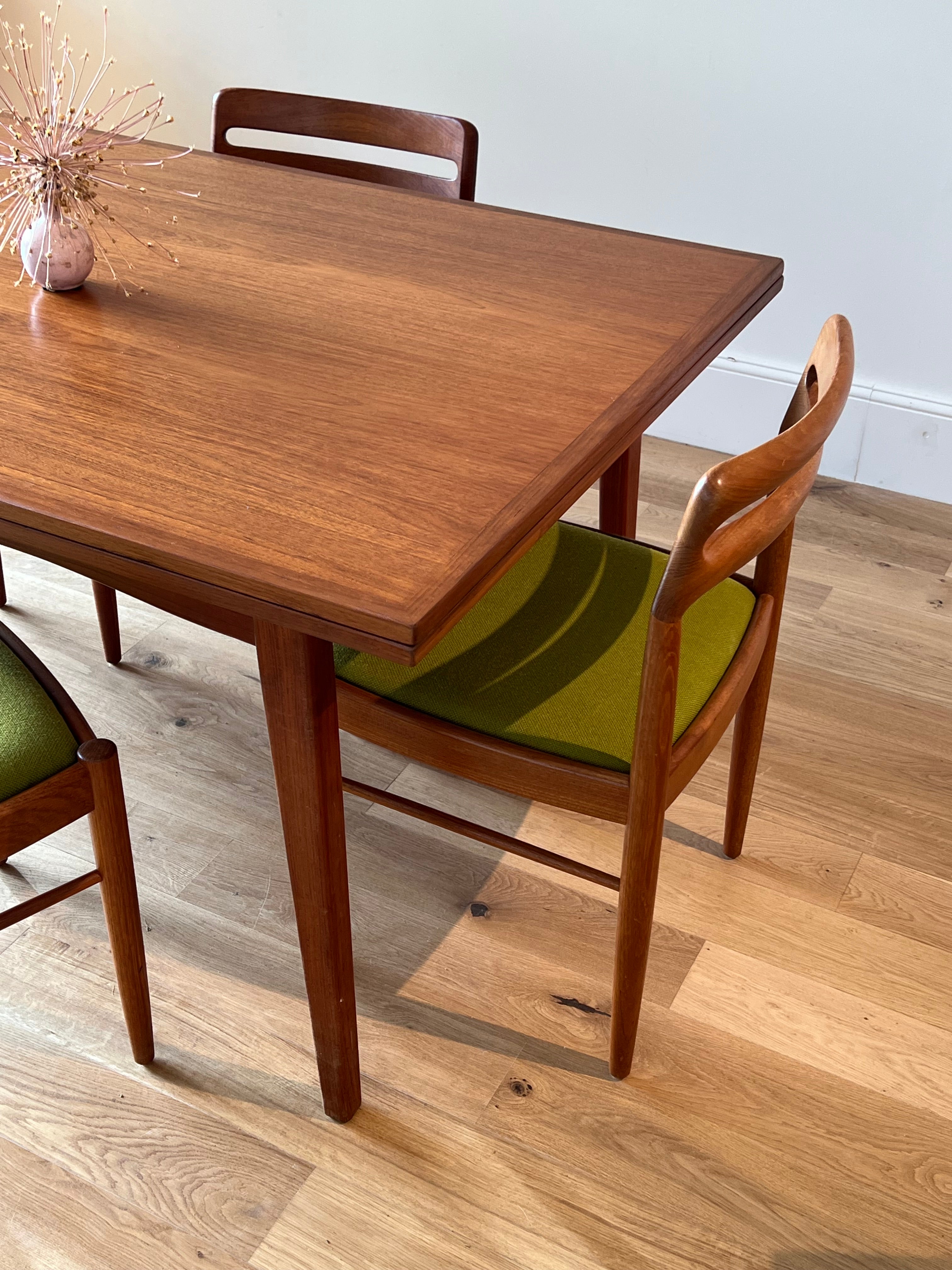 Table de salle à manger scandinave vintage en teck "Birgitte"