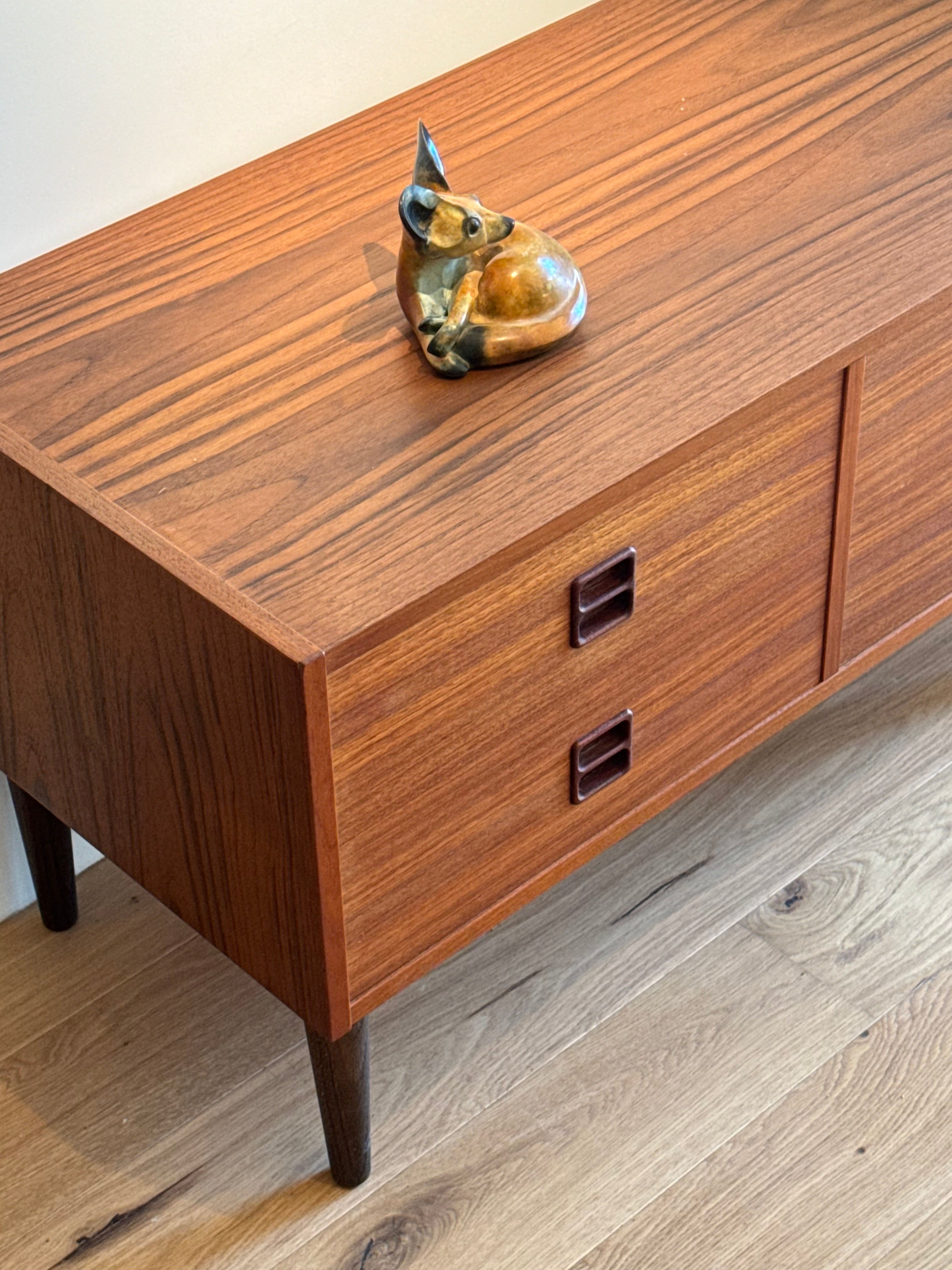 Commode scandinave basse / Meuble TV vintage « Brigitte »