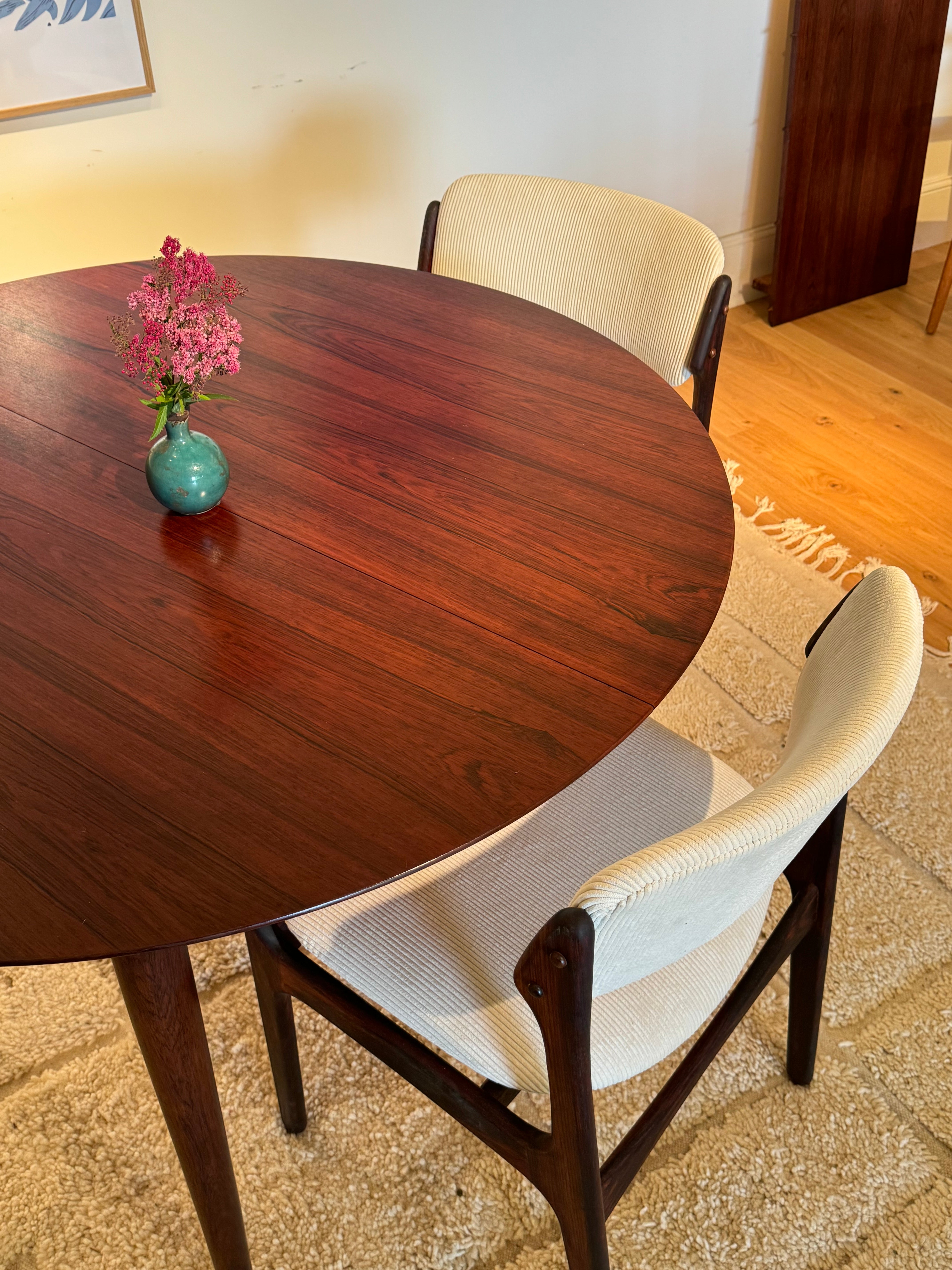 Table ronde extensible scandinave vintage en palissandre "Ingrid"