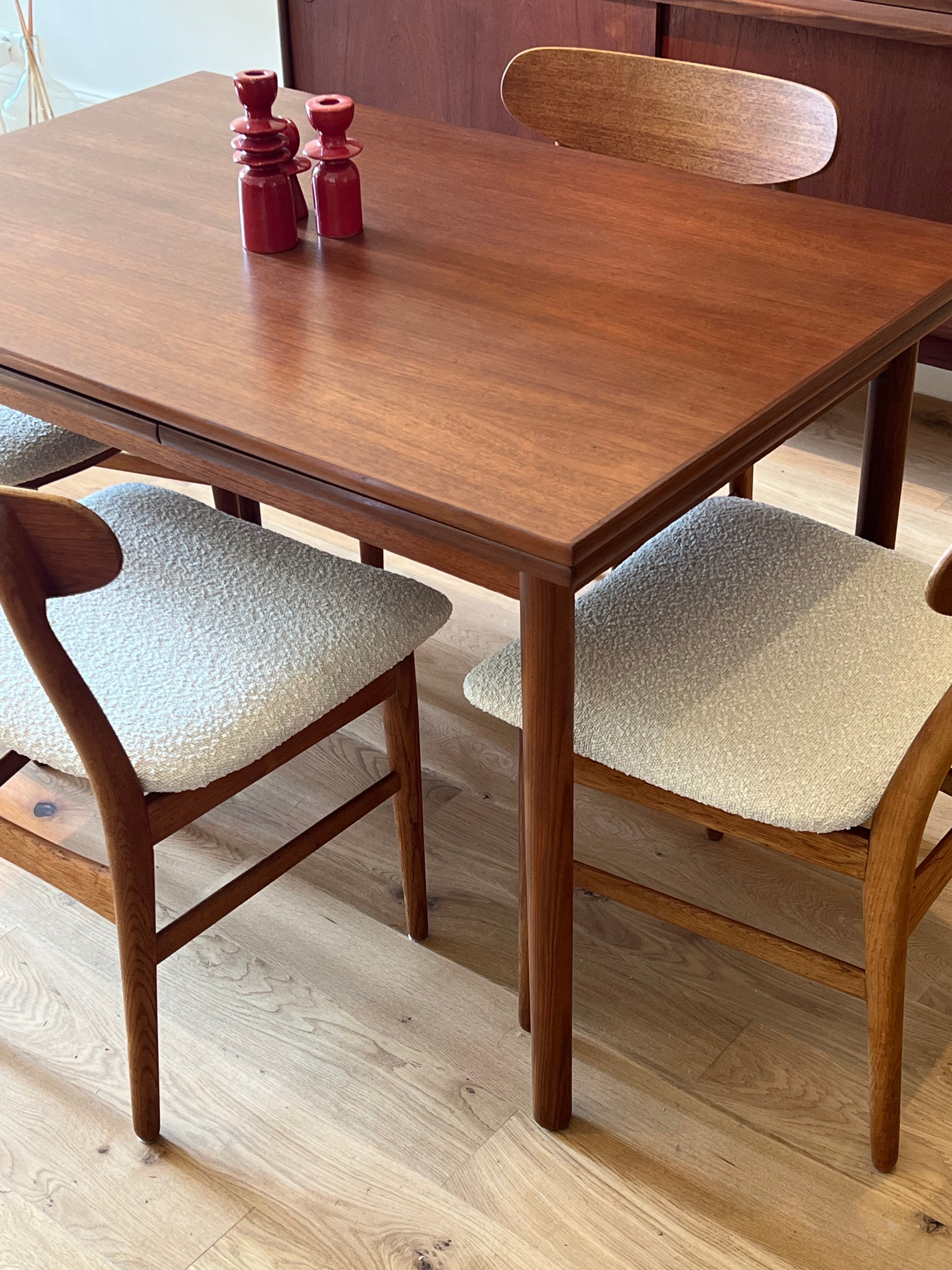 Table de salle à manger vintage scandinave en teck "Asta"