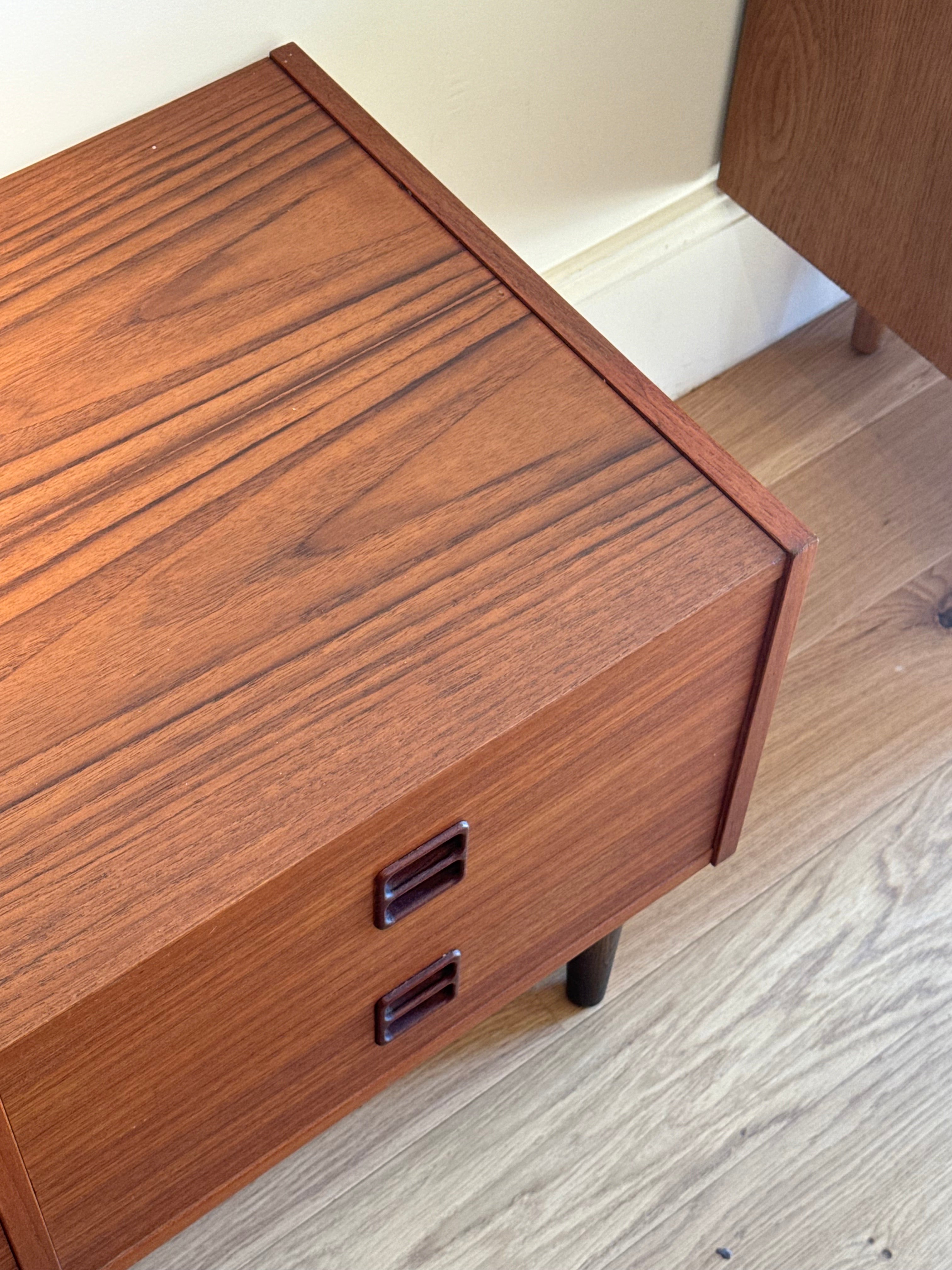 Commode scandinave basse / Meuble TV vintage « Brigitte »