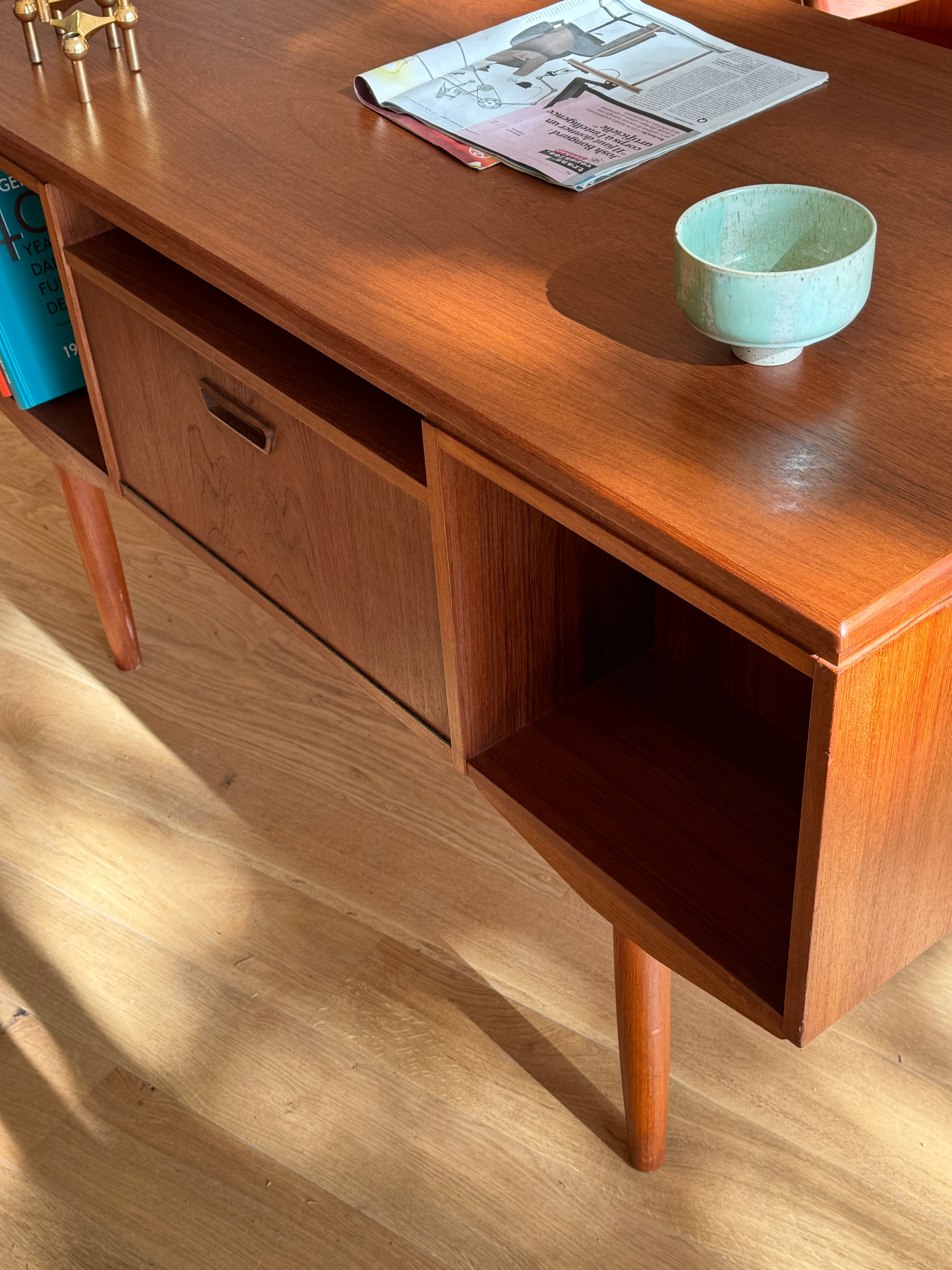 Bureau scandinave vintage double face en teck "Arnold"