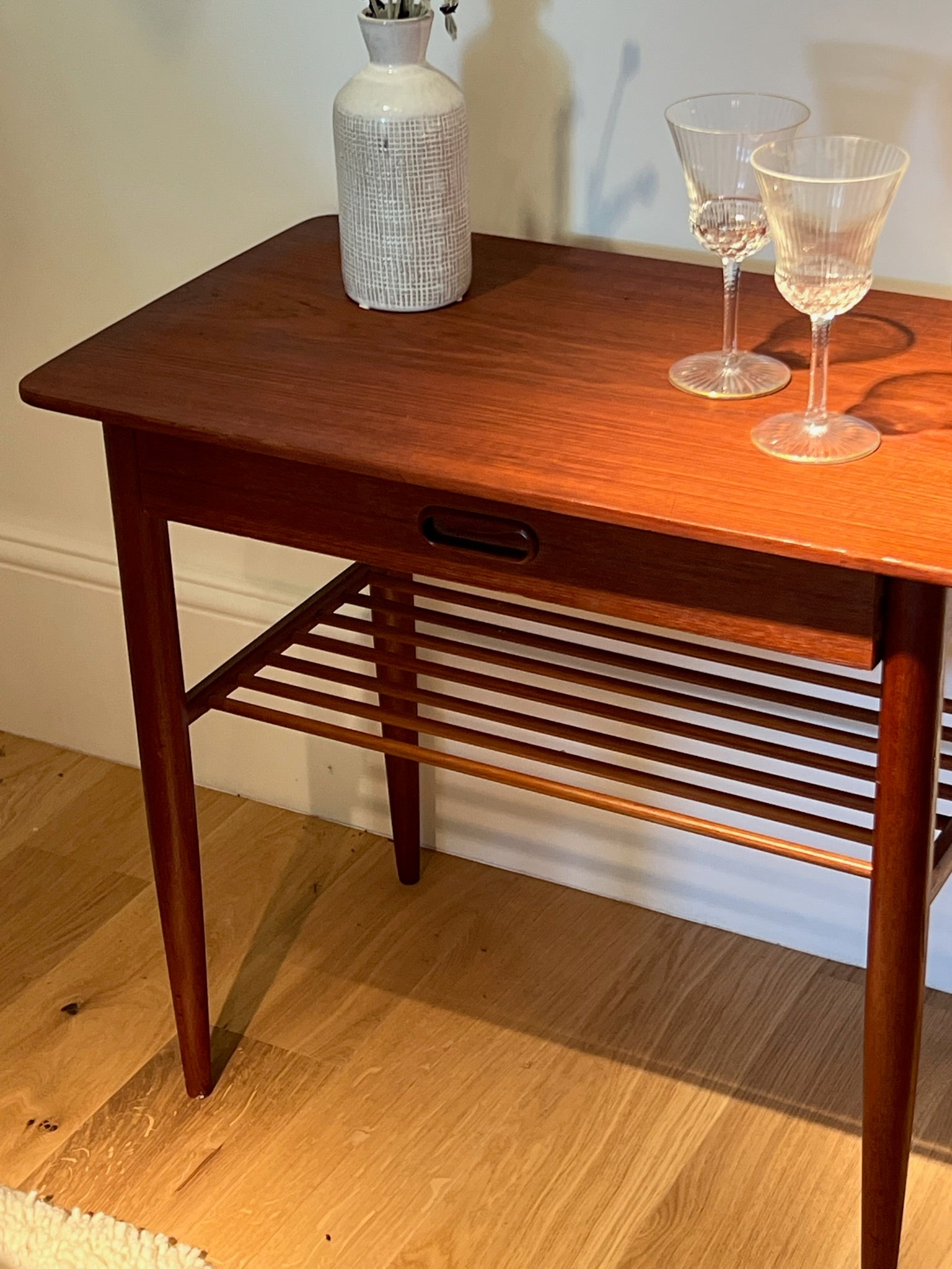 Bout de canapé ou table de chevet scandinave "Troels" - années 1960