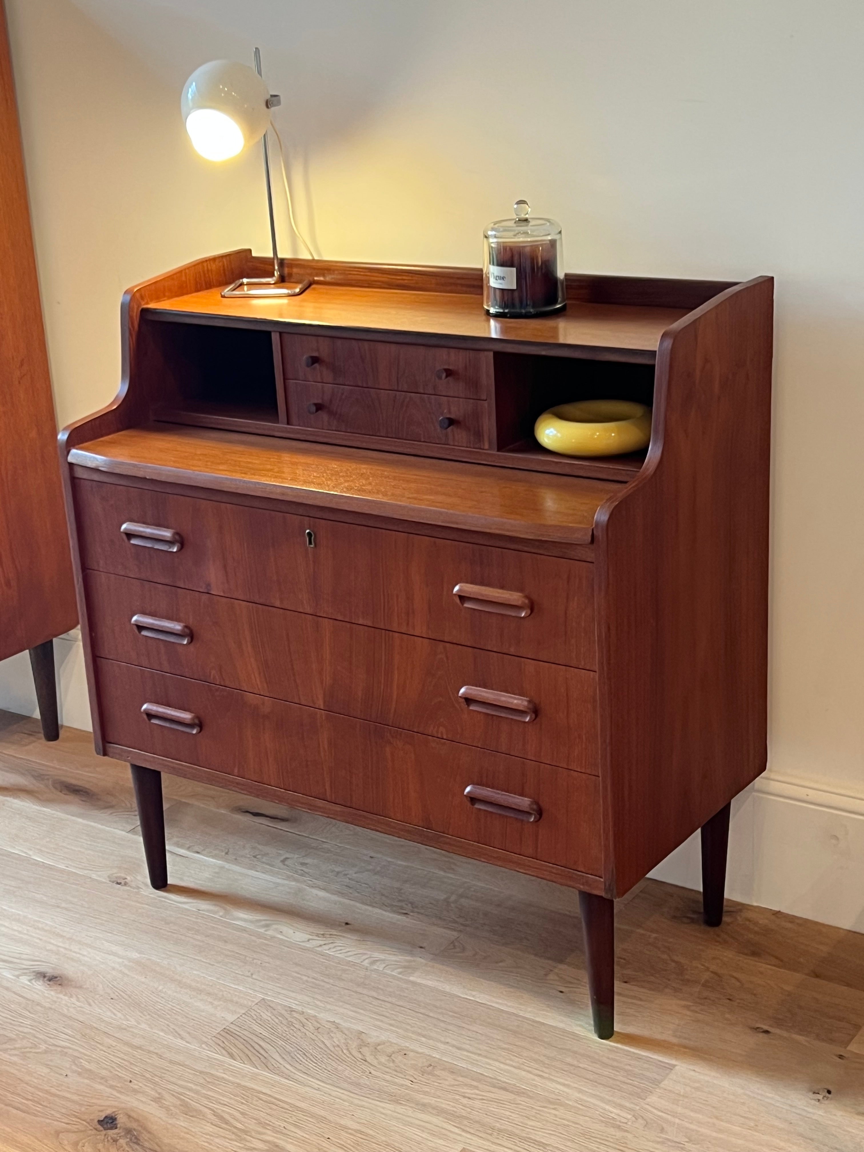 Secrétaire scandinave en teck – « Alrik » – Années 60