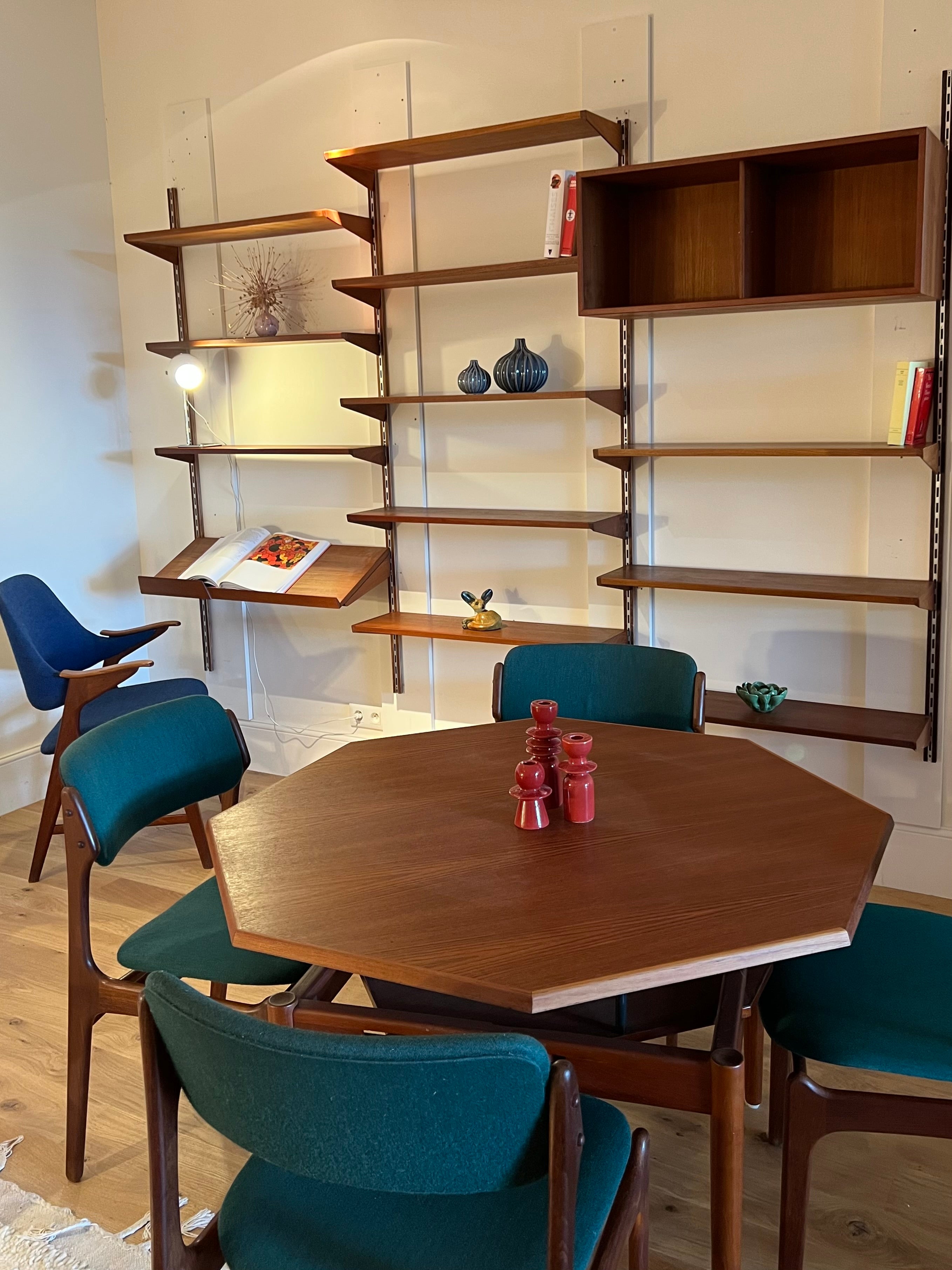 Bibliothèque suspendue scandinave vintage en teck du designer Kai Kristiansen pour FM Mobler