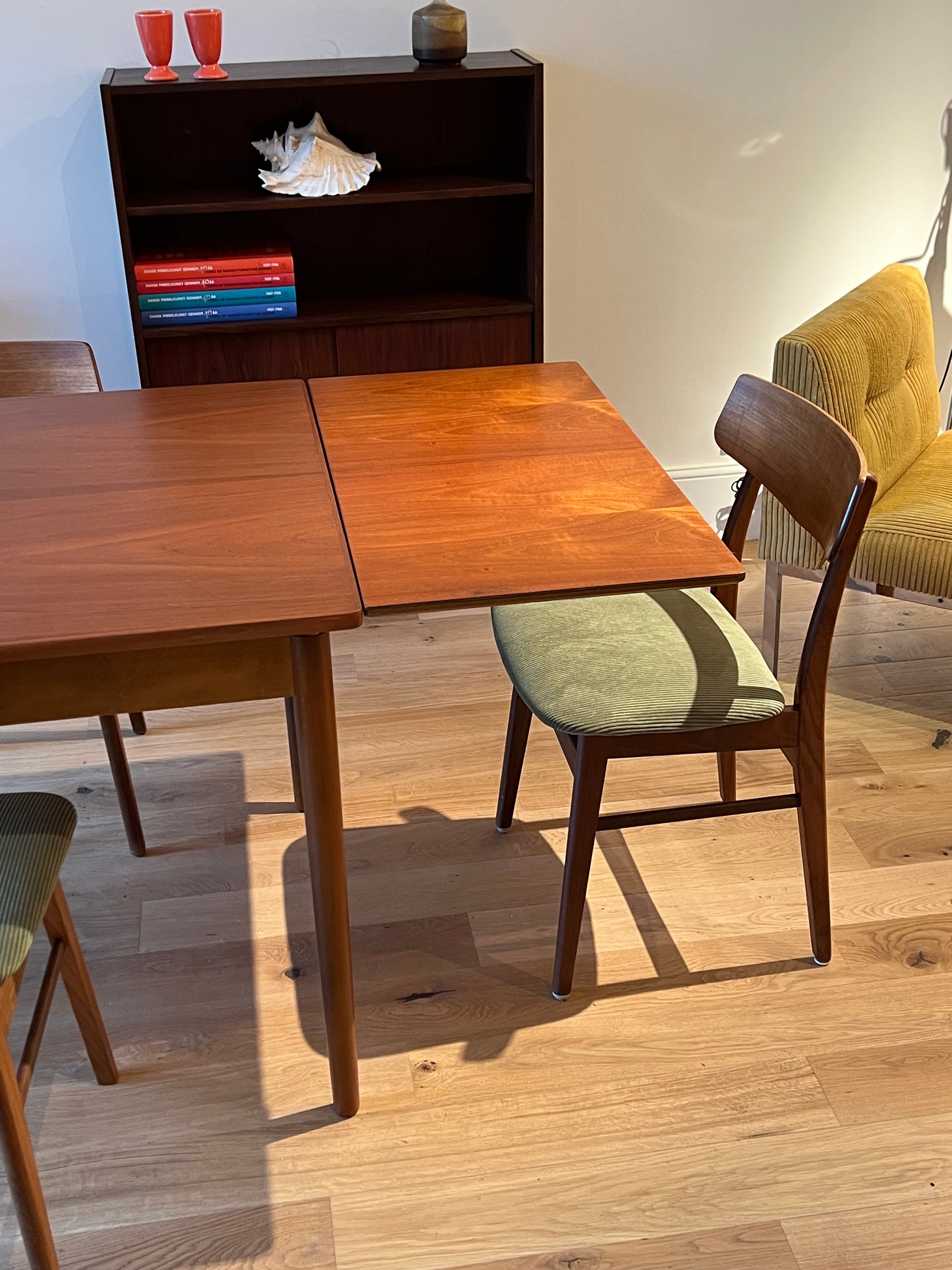 Table de salle à manger scandinave vintage extensible en teck "Lira"