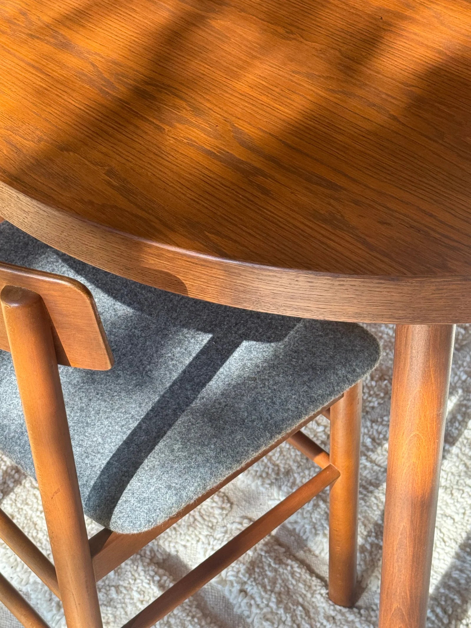 Table ronde de salle à manger extensible scandinave vintage en teck "Nilsa"