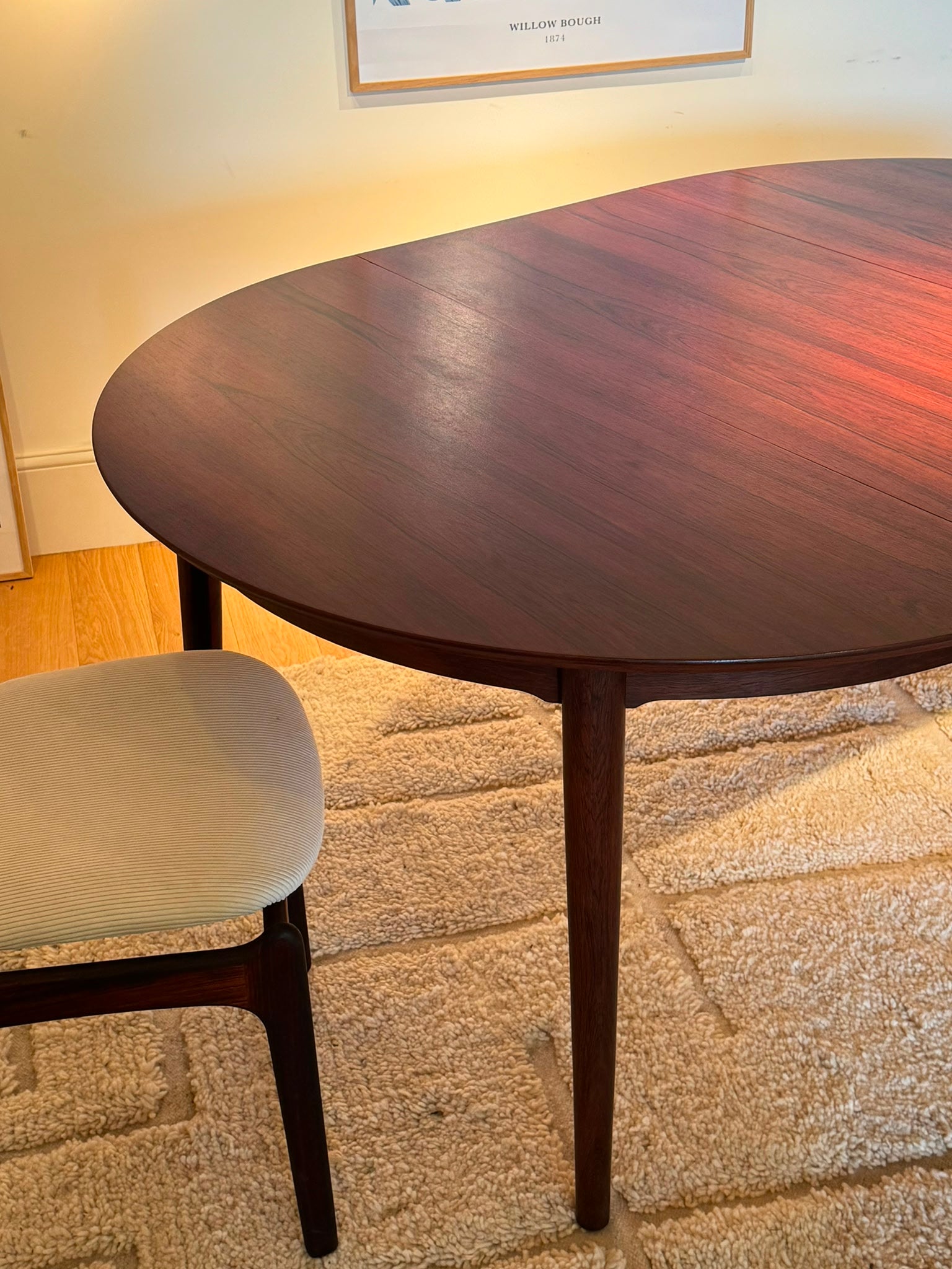 Table ronde extensible scandinave vintage en palissandre "Ingrid"