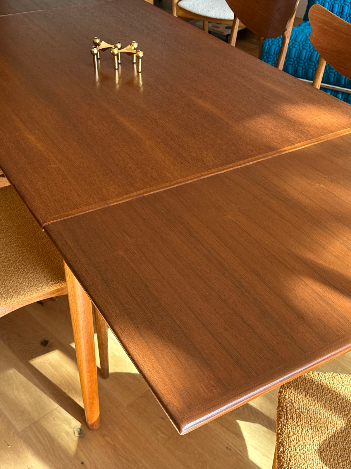 Table scandinave vintage extensible« Ilde » en teck