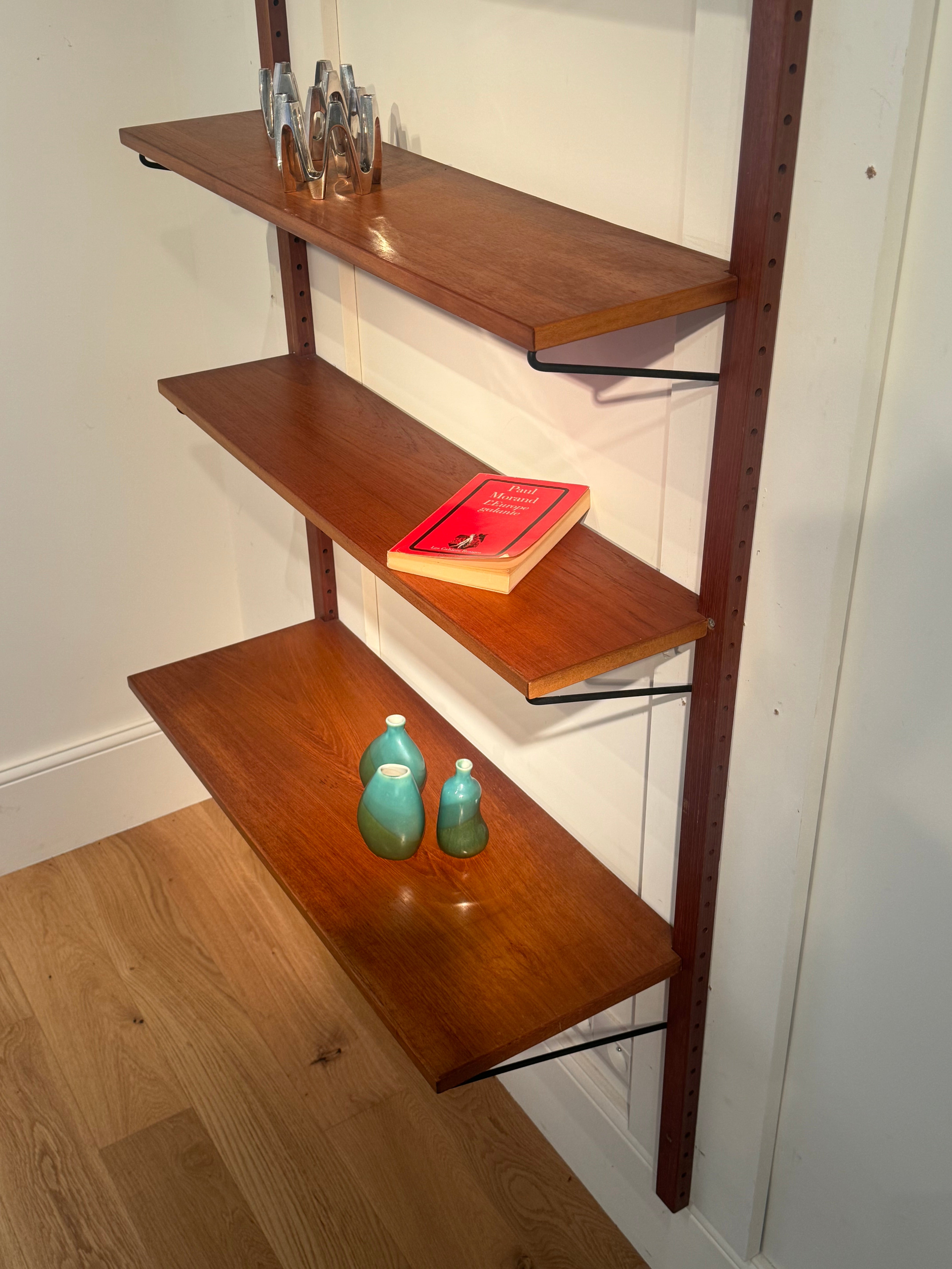 Bibliothèque scandinave vintage murale en teck "Lisbet"