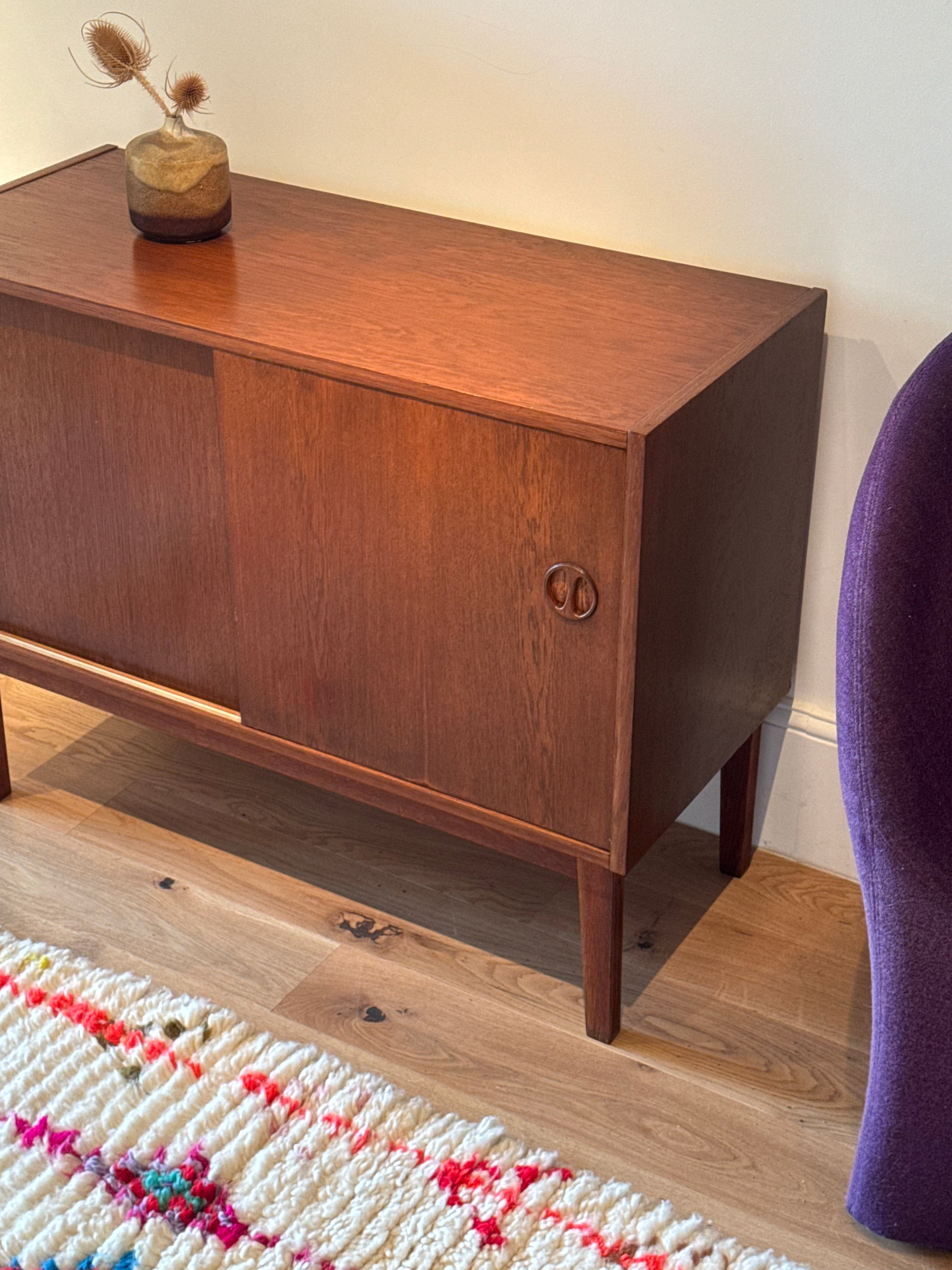 Commode scandinave vintage en teck "Fly"