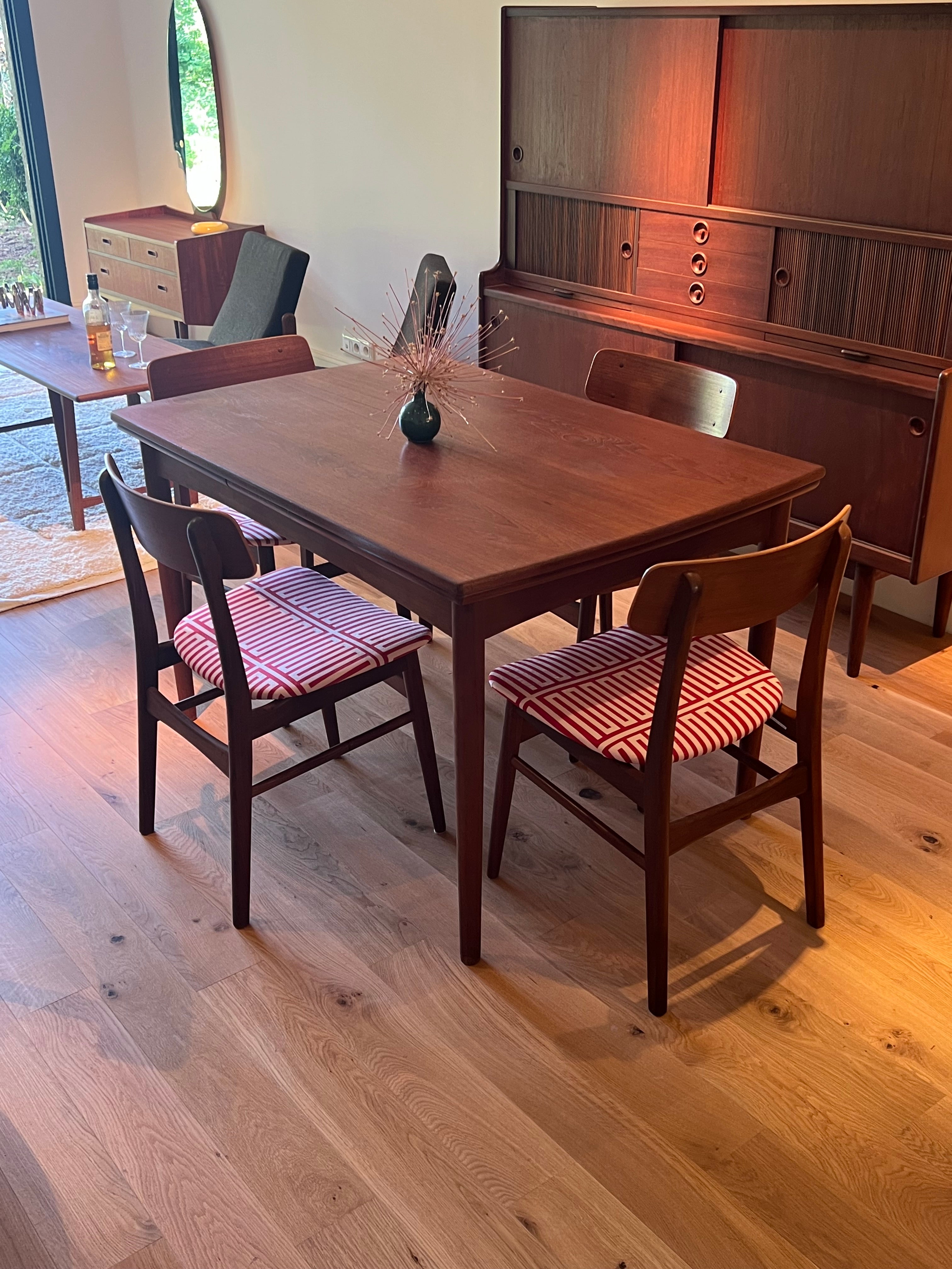Table de salle à manger scandinave vintage en teck extensible "Finna"