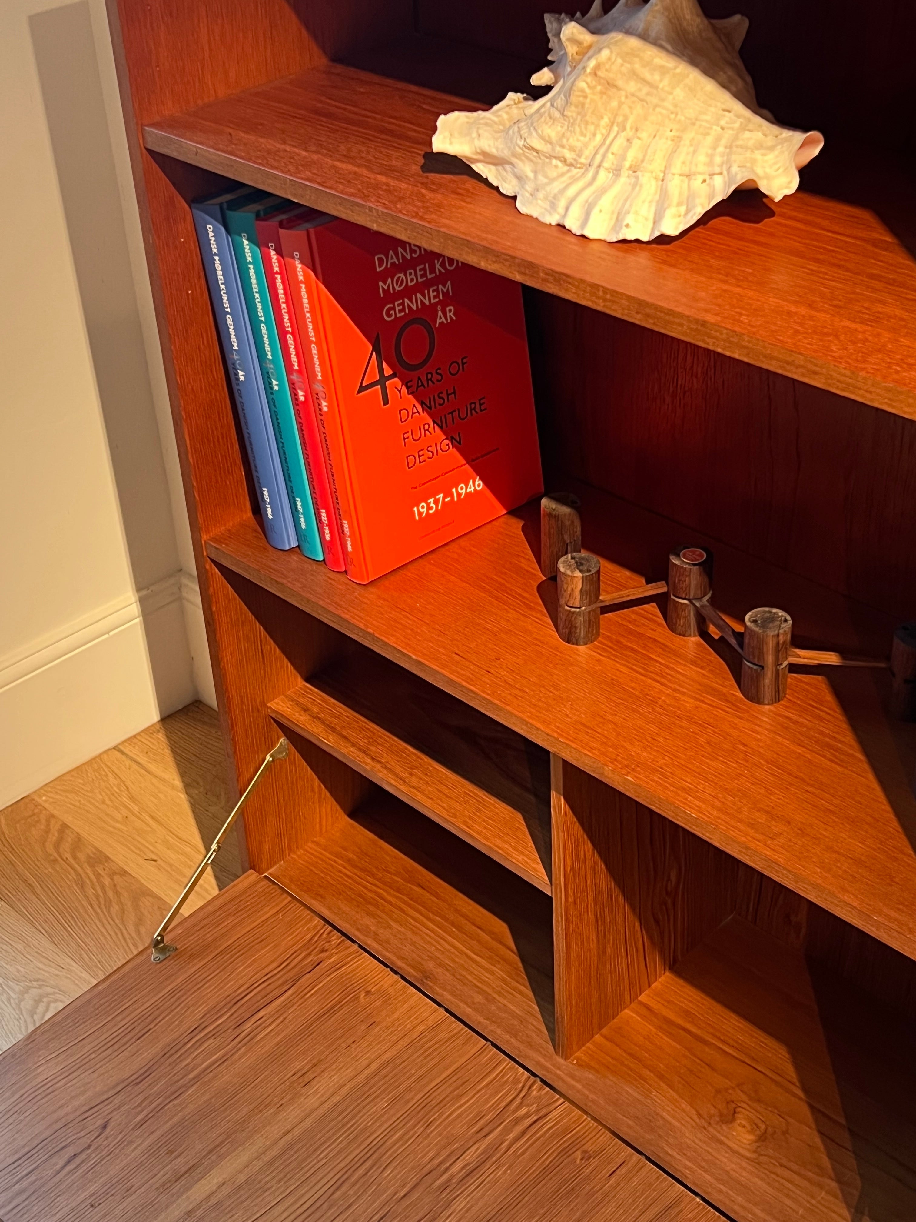 Bibliothèque scandinave vintage en teck années 1960 "Liva"