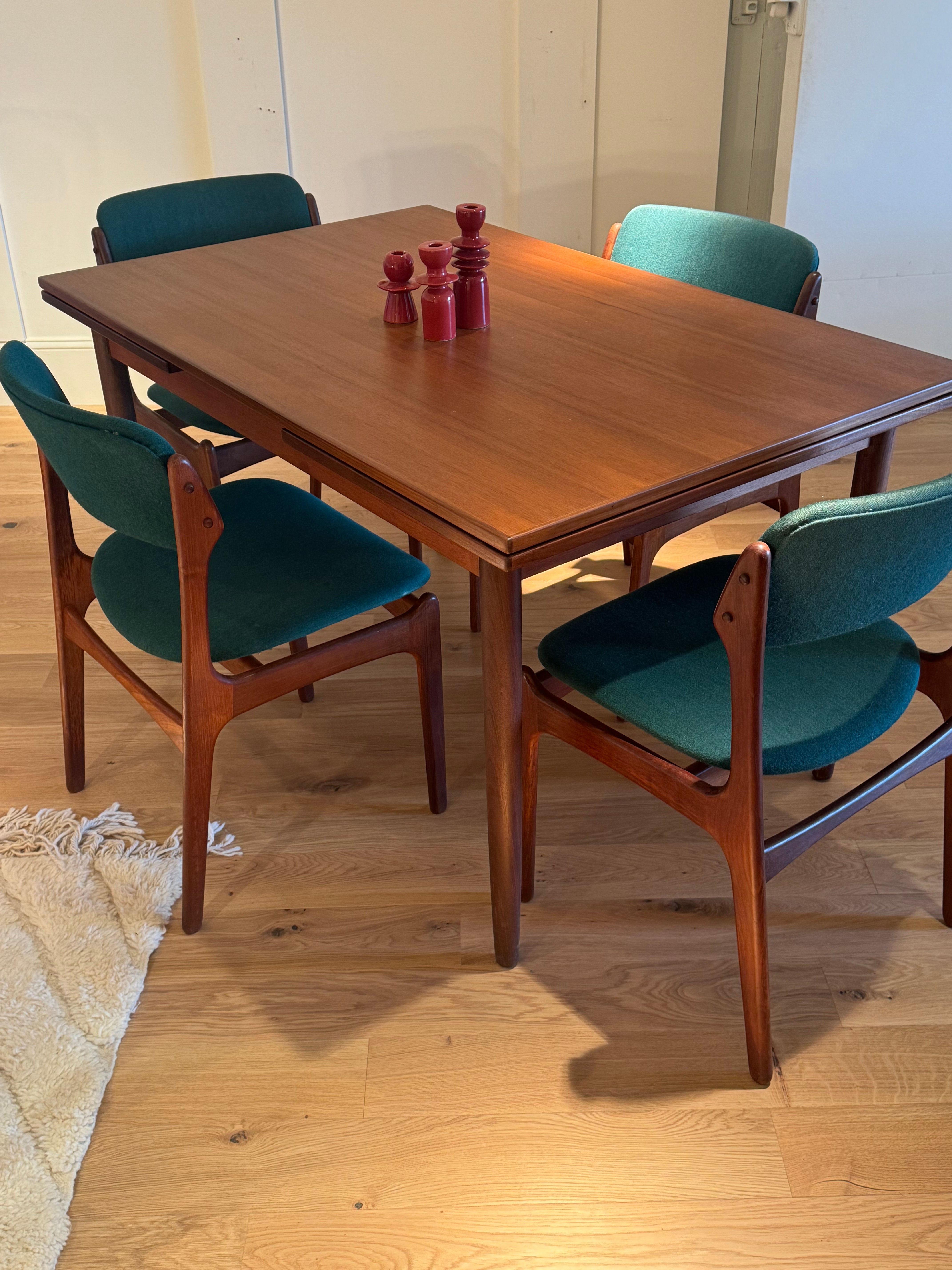 Table de salle à manger scandinave vintage en teck « Lara »