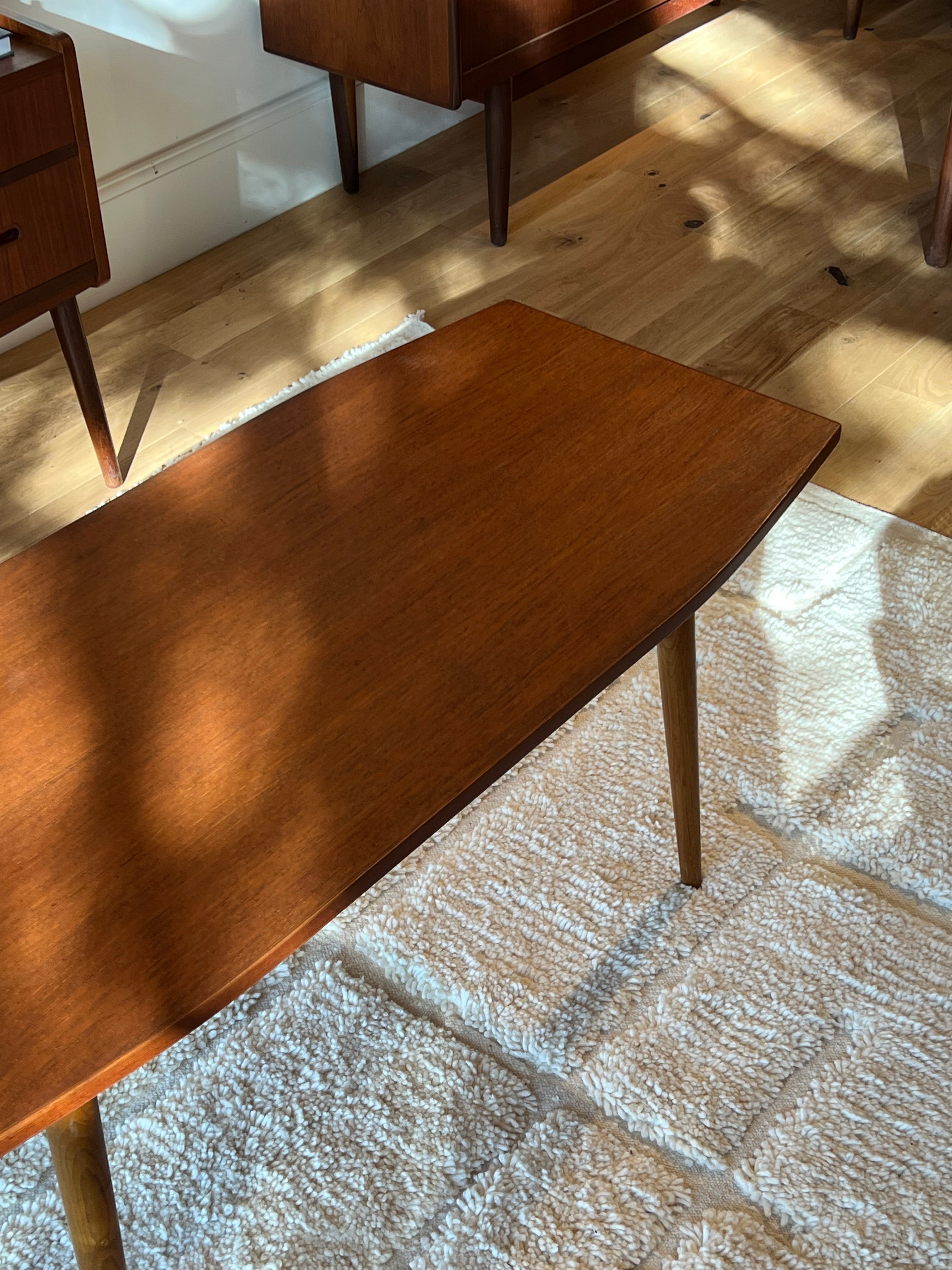 Table basse scandinave vintage en teck "Lucia"