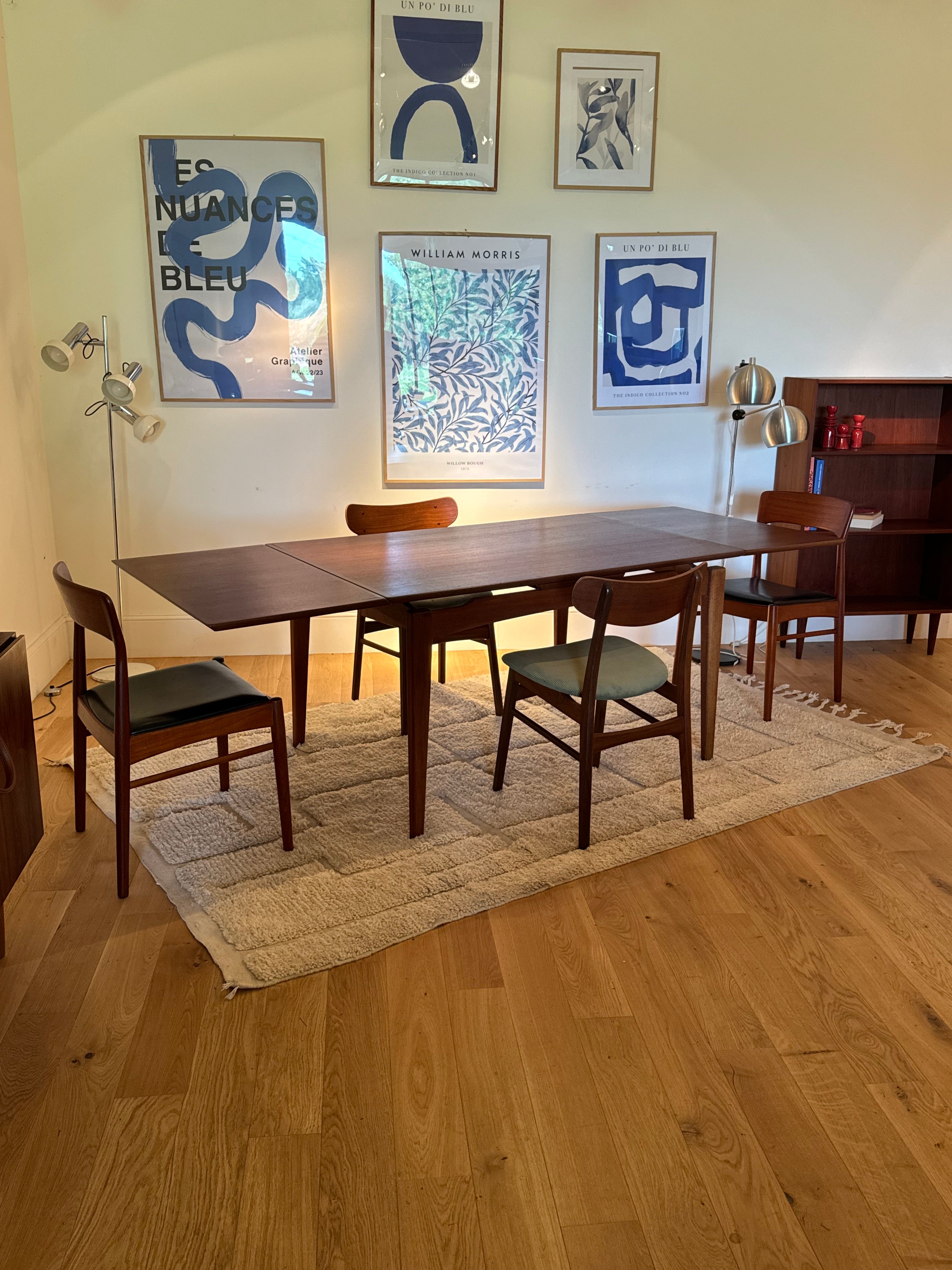 Table scandinave vintage en teck « Ursula »