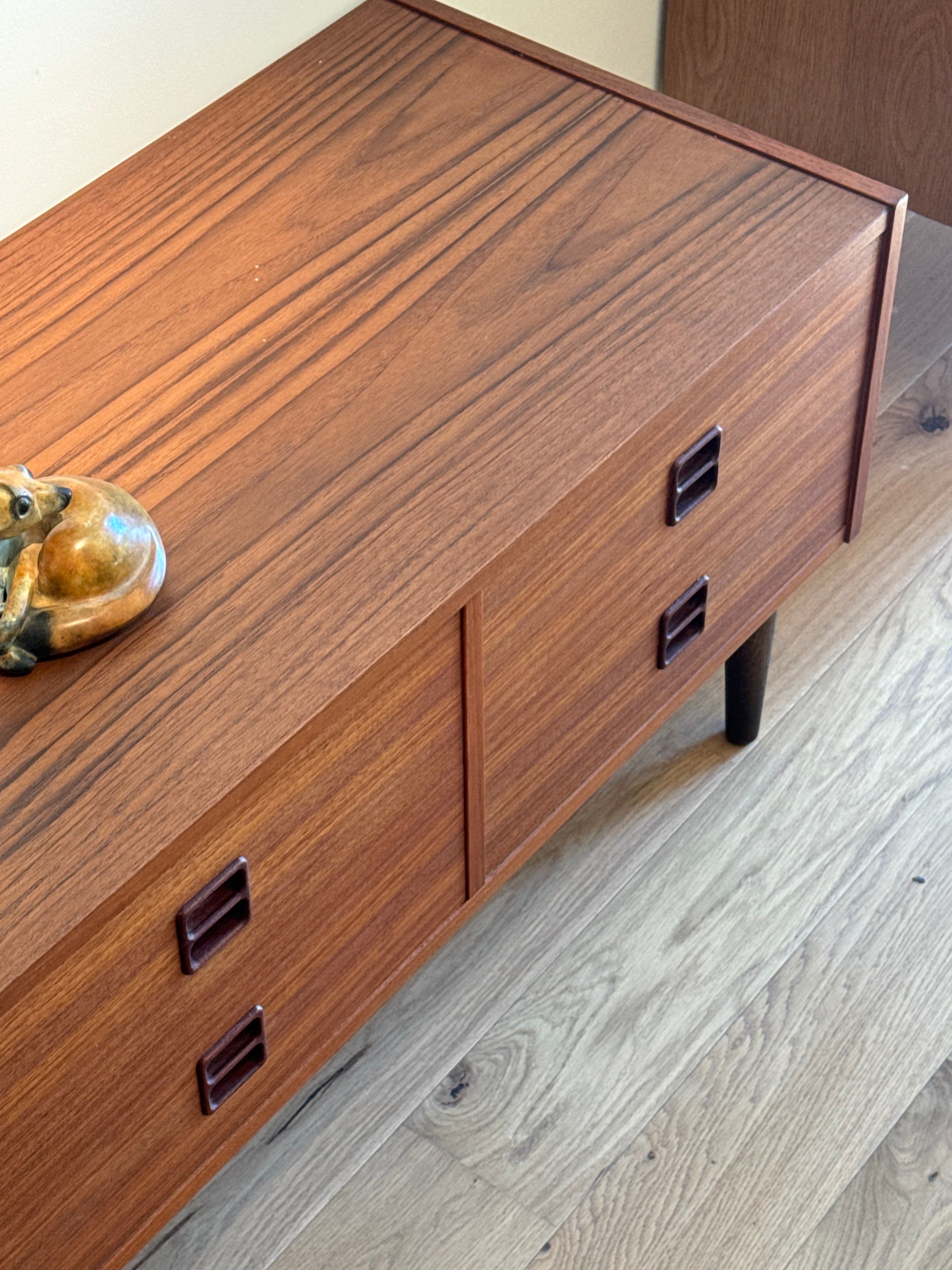 Commode scandinave basse / Meuble TV vintage « Brigitte »