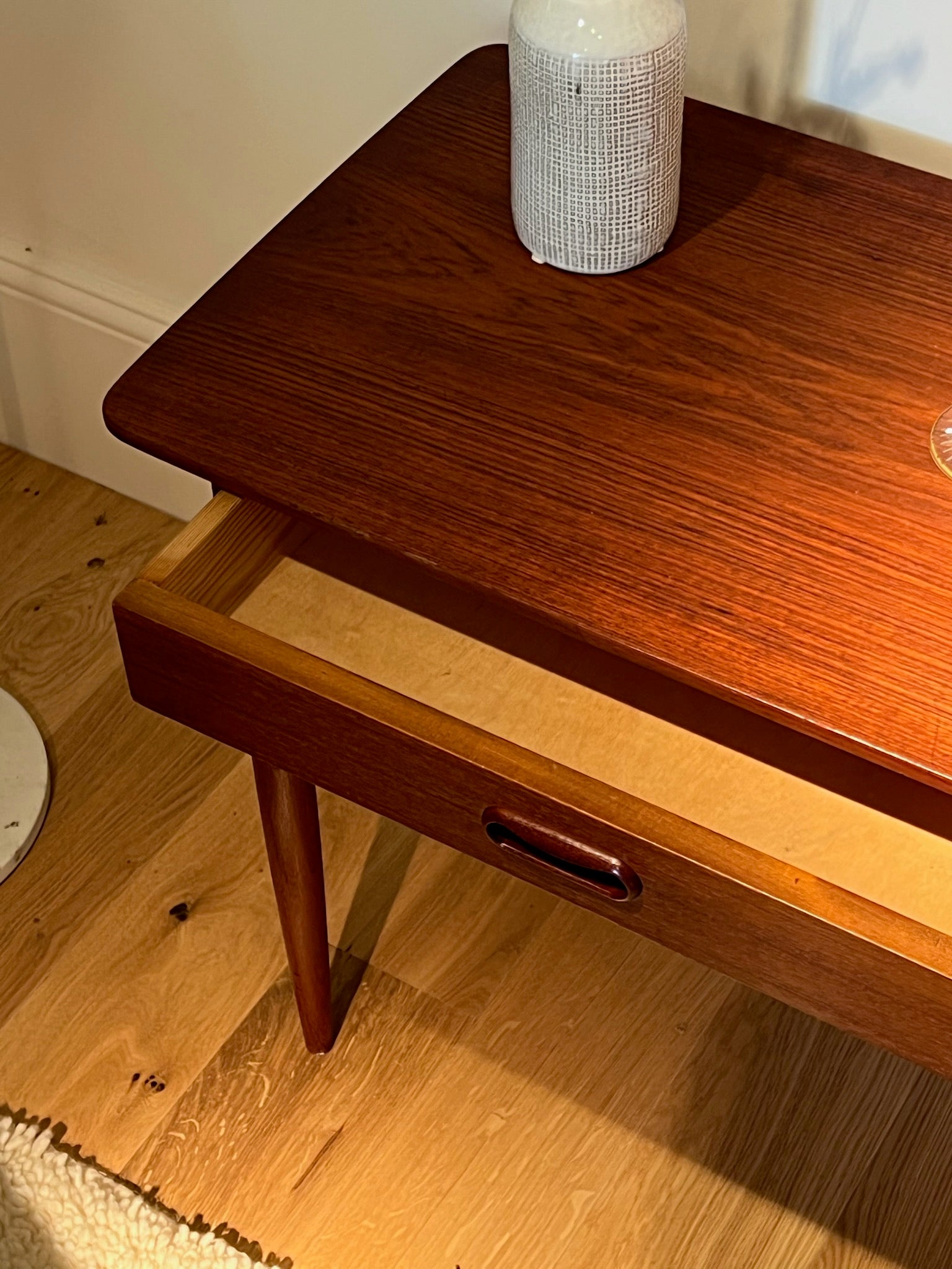 Bout de canapé ou table de chevet scandinave "Troels" - années 1960