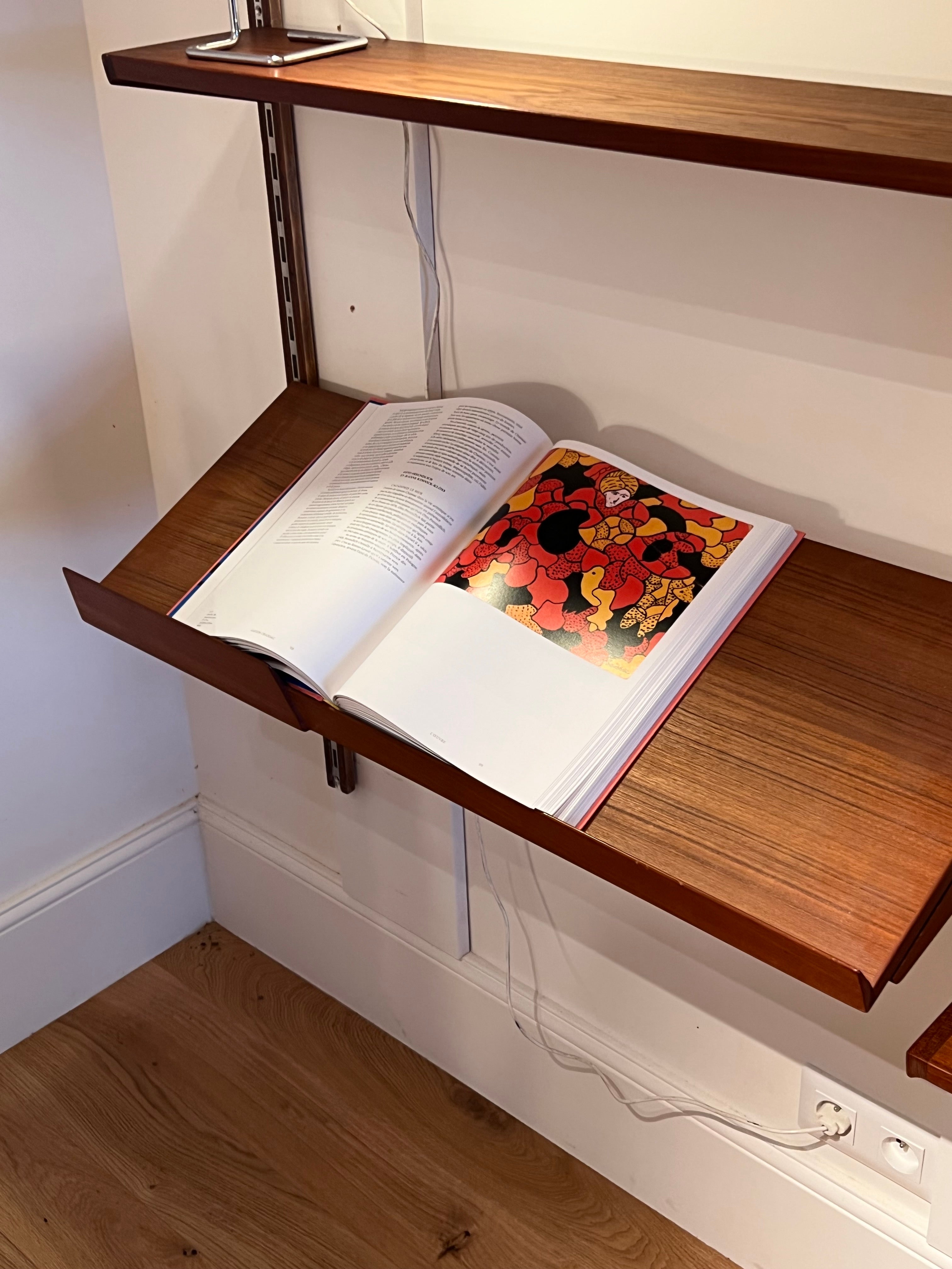 Bibliothèque suspendue scandinave vintage en teck du designer Kai Kristiansen pour FM Mobler
