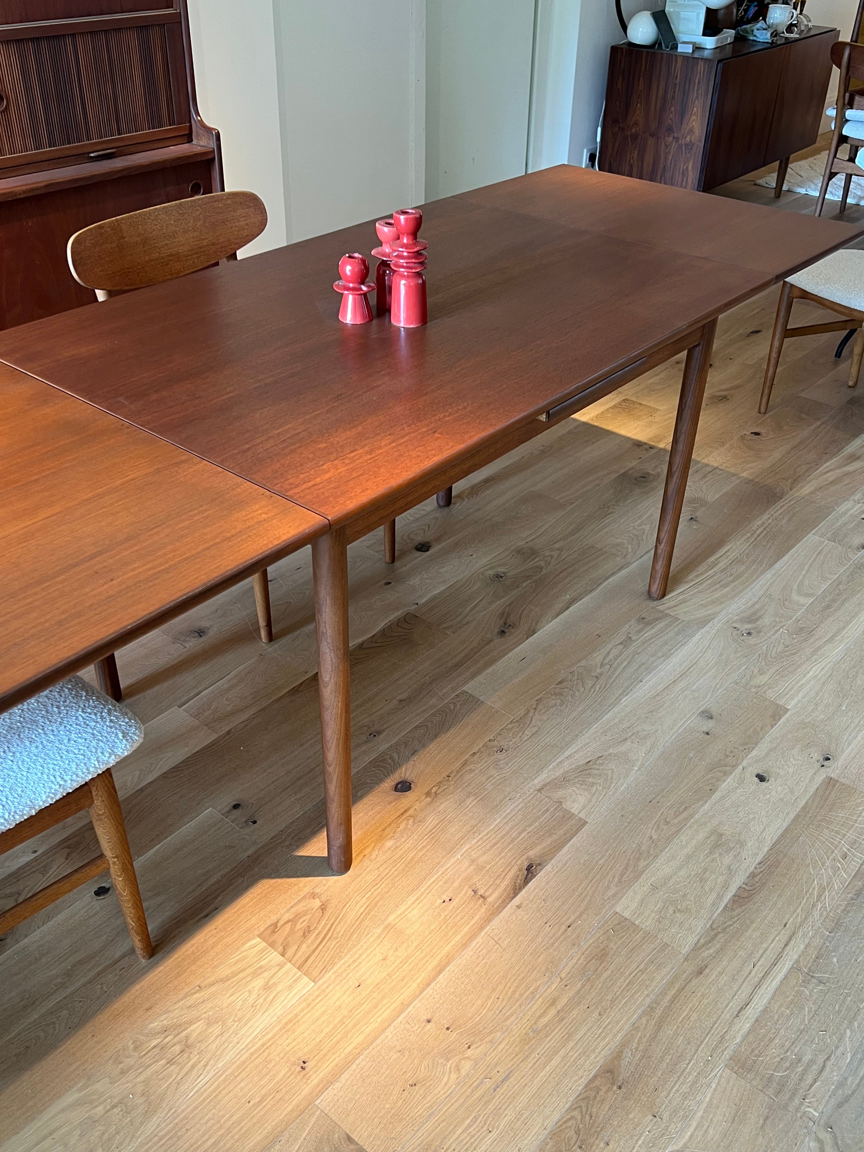 Table de salle à manger vintage scandinave en teck "Asta"