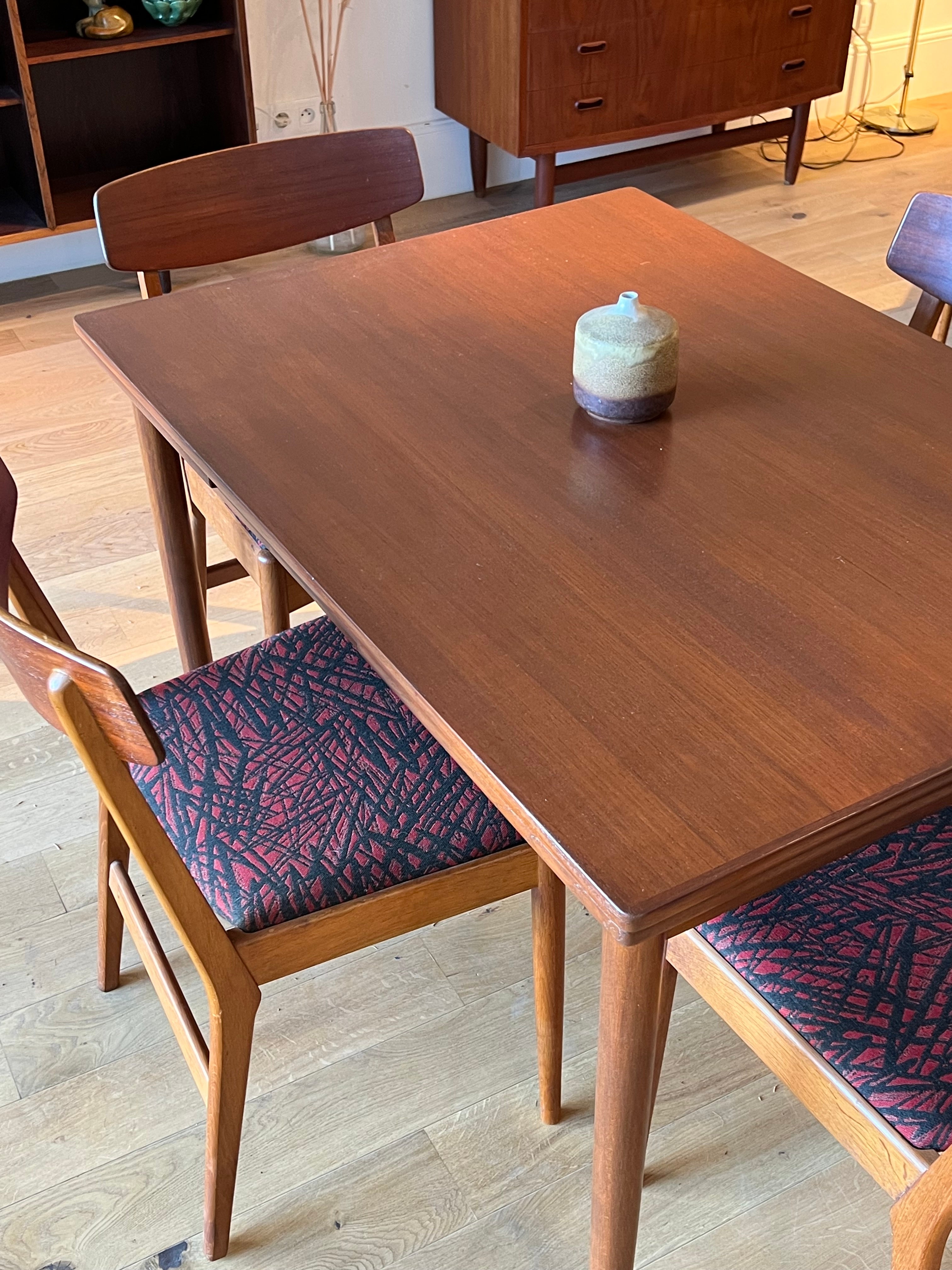 Table de salle à manger scandinave vintage "Liv"