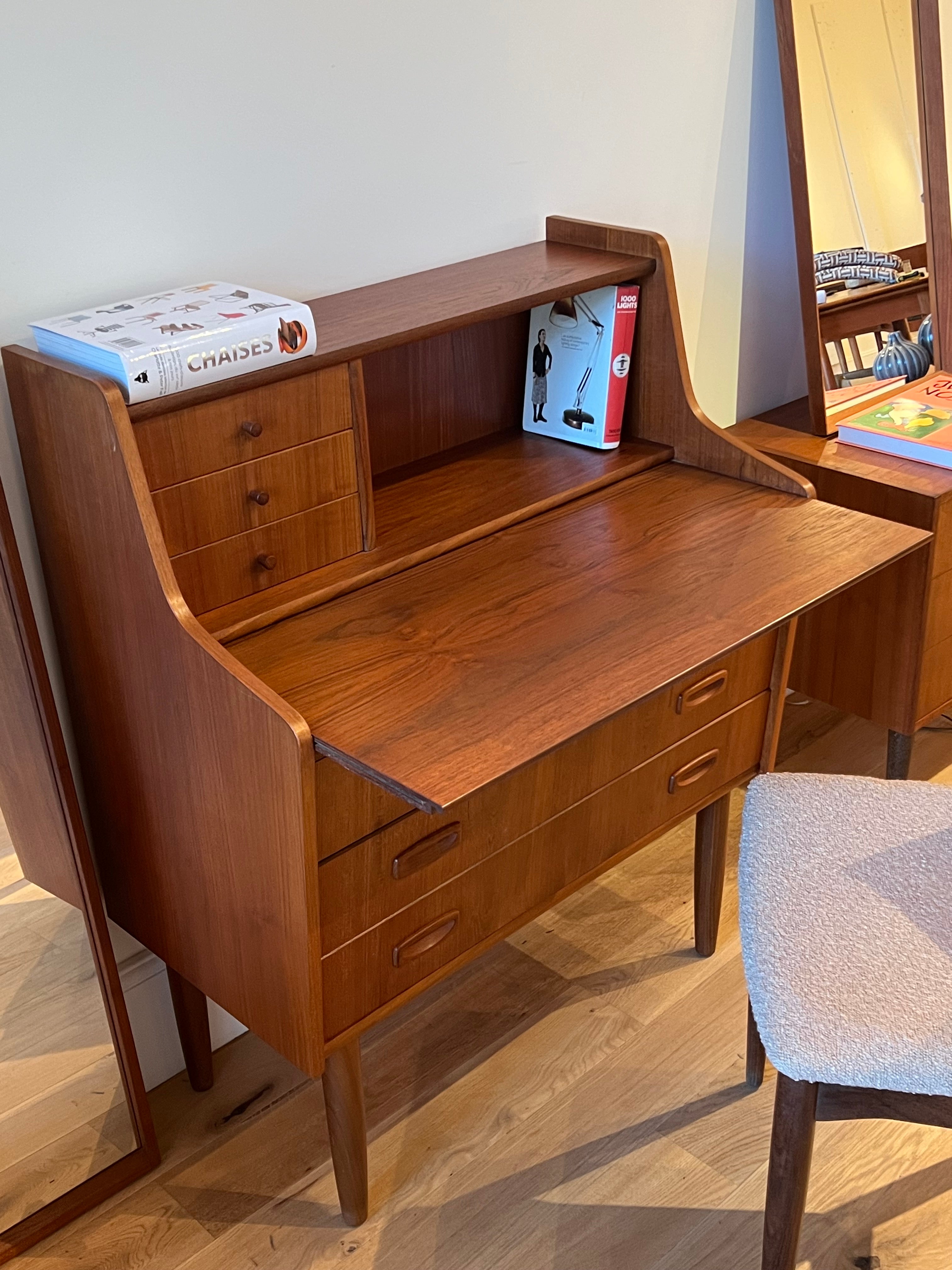 Secrétaire scandinave vintage en teck « Jan »