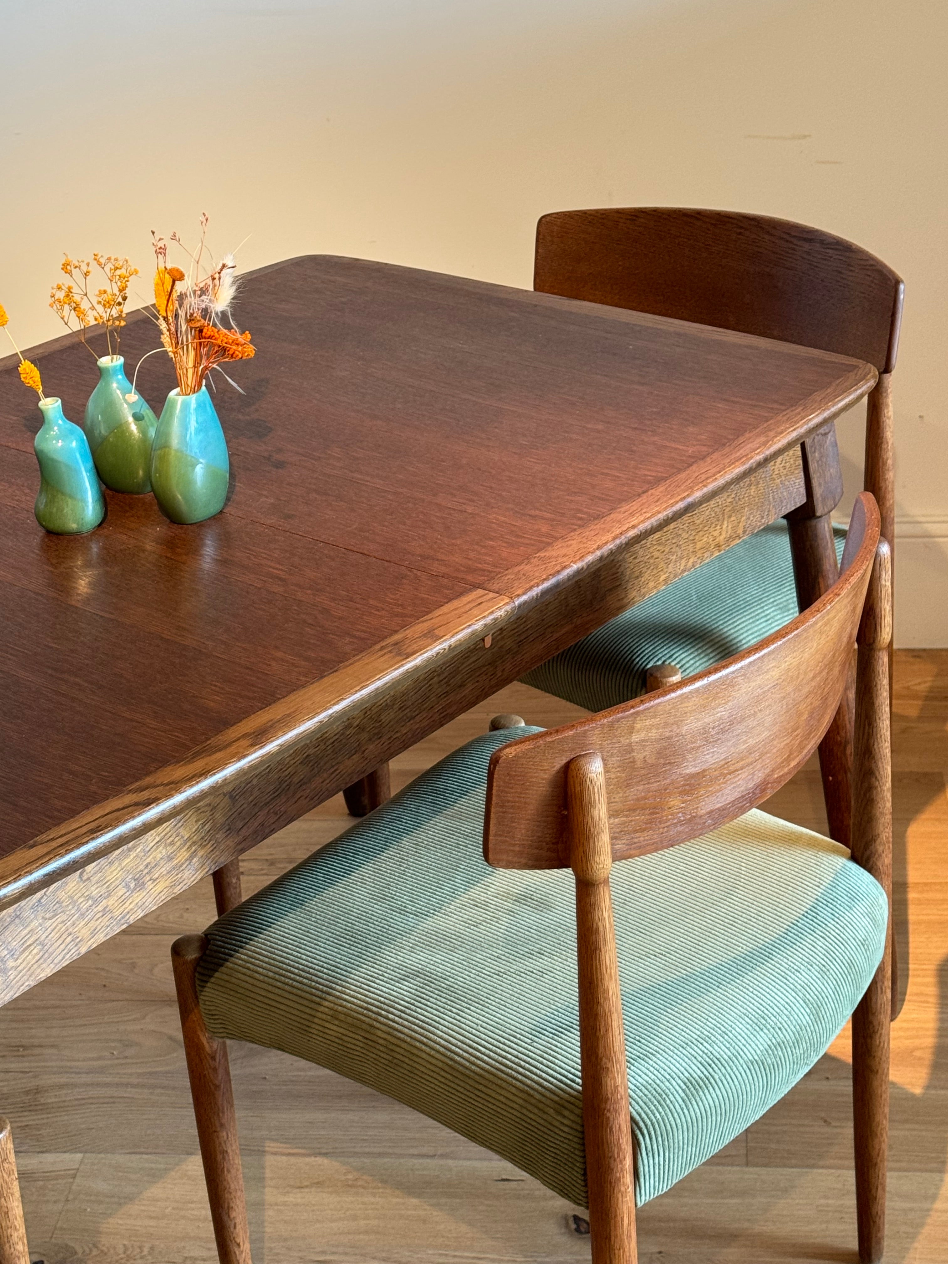 Table scandinave vintage en chêne « Mette »