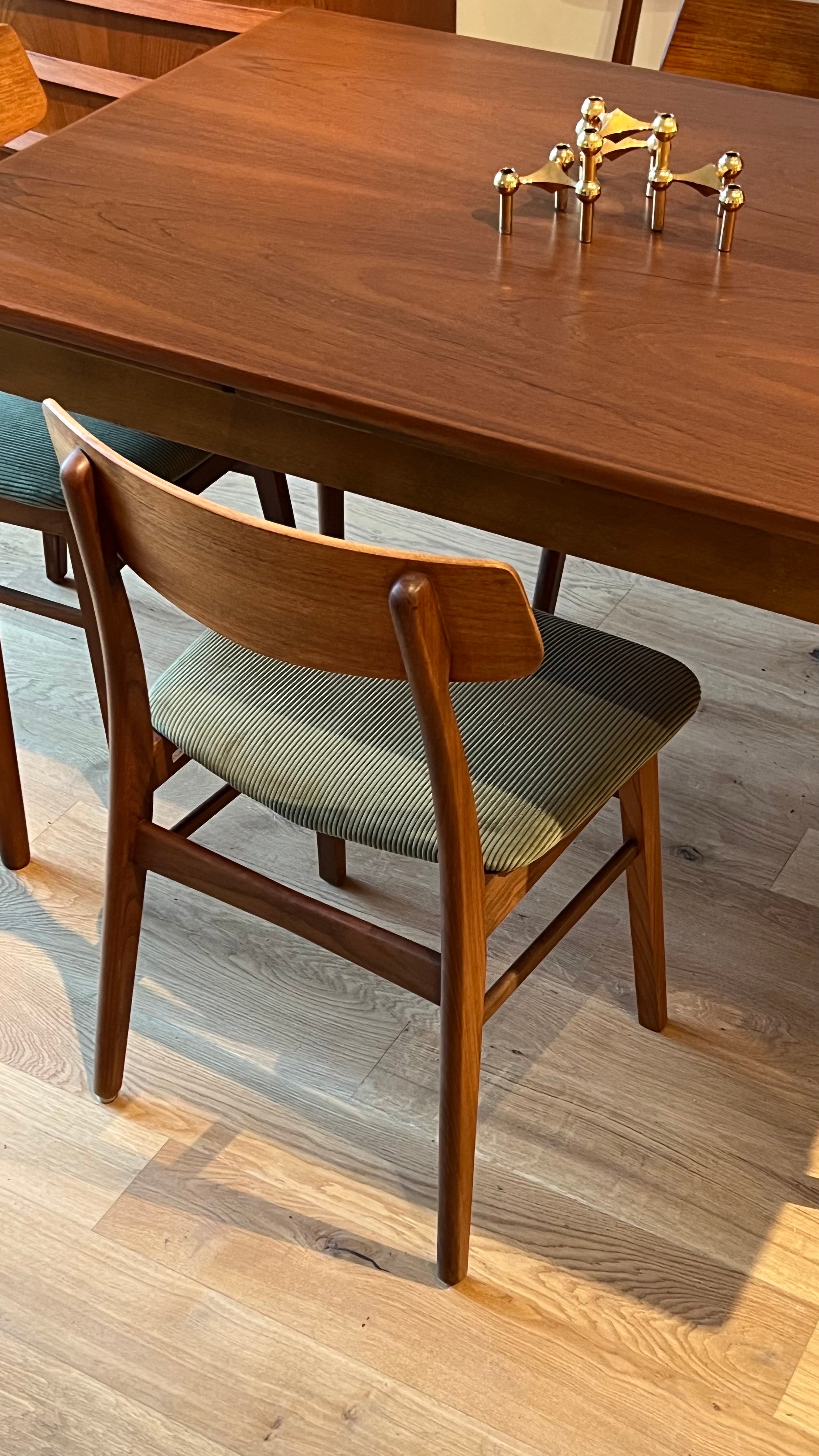 Table de salle à manger scandinave vintage extensible en teck "Lira"