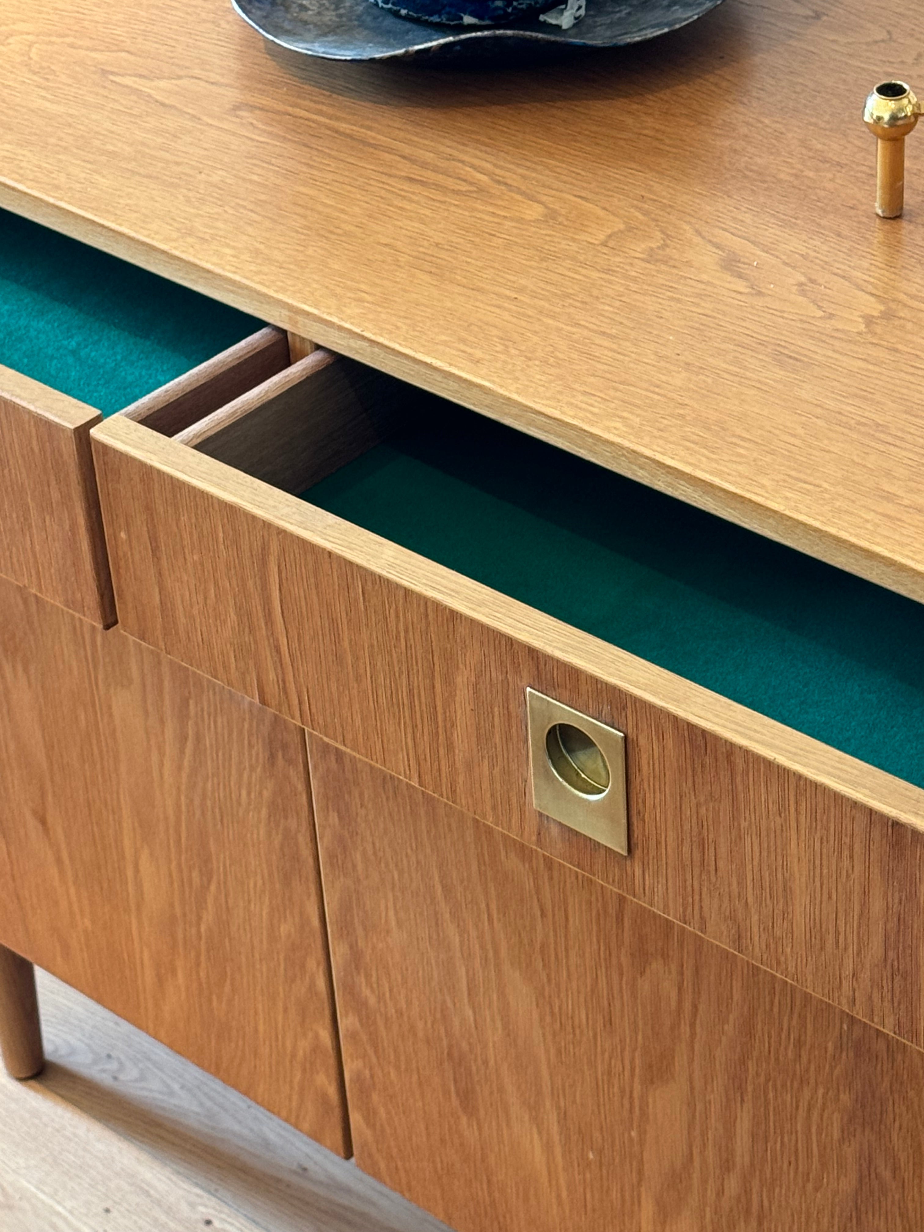 Enfilade scandinave vintage en chêne "Stina"