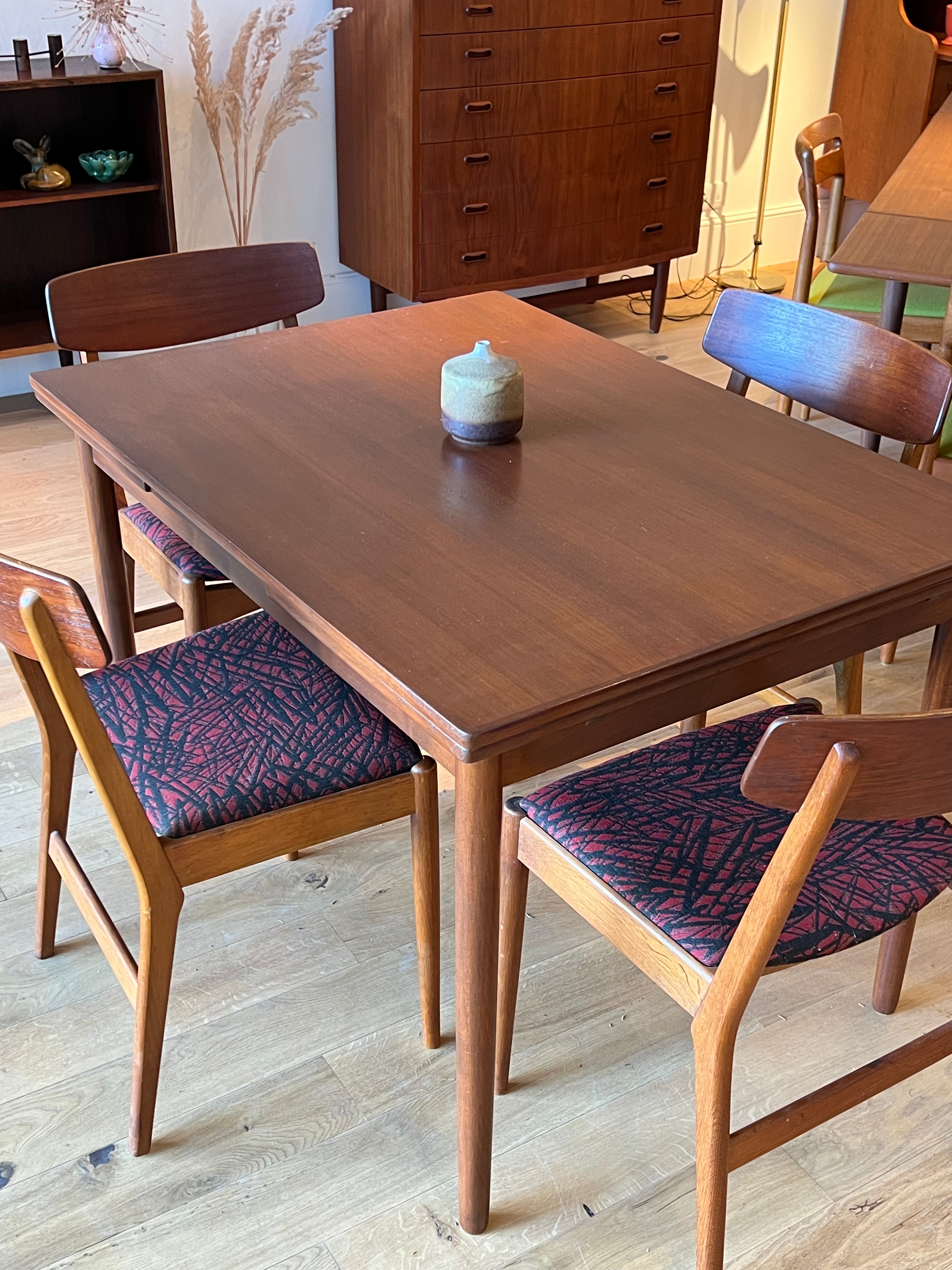 Table de salle à manger scandinave vintage "Liv"