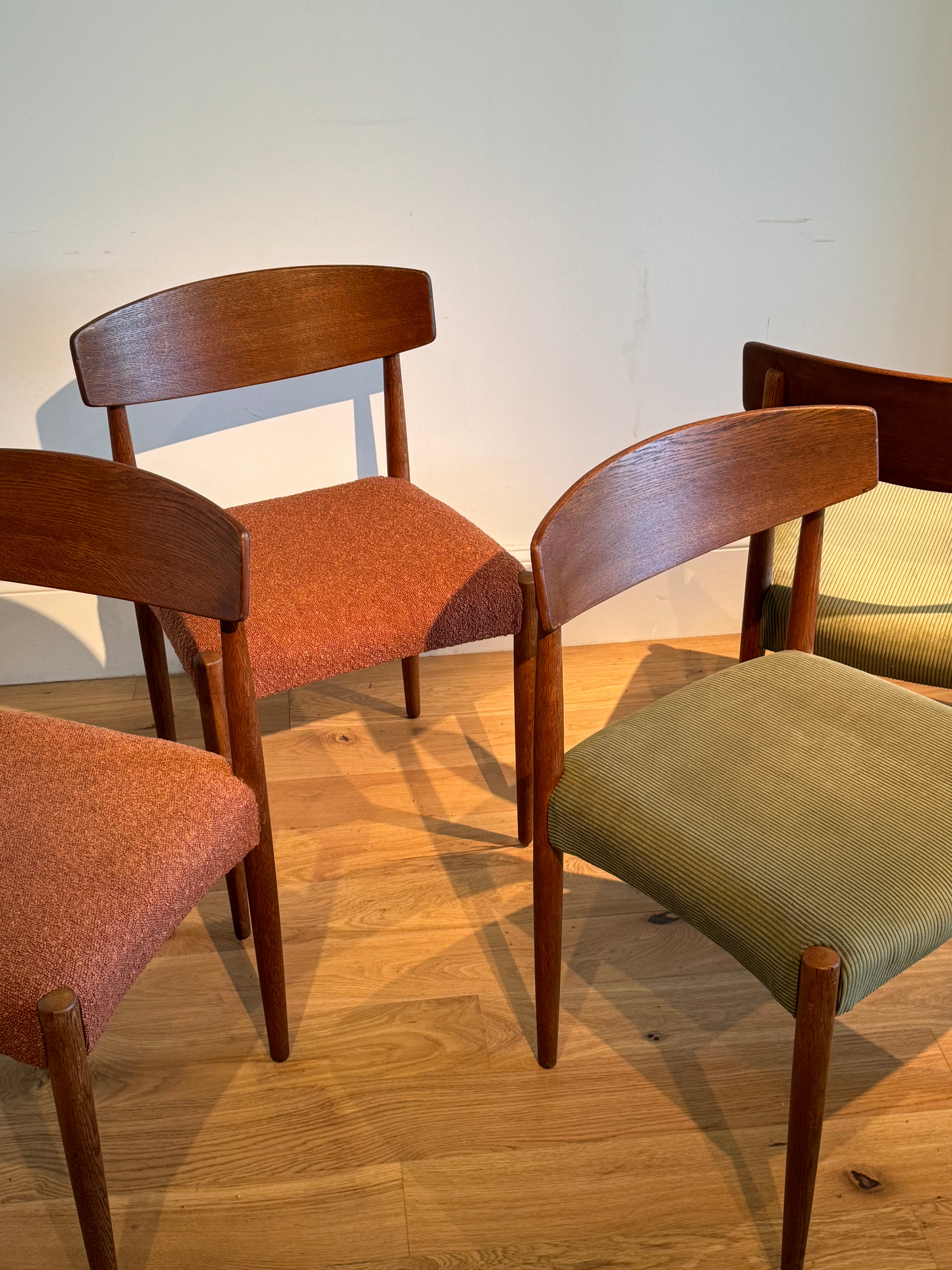 Suite de 4 chaises scandinaves vintage « Huldra » en chêne