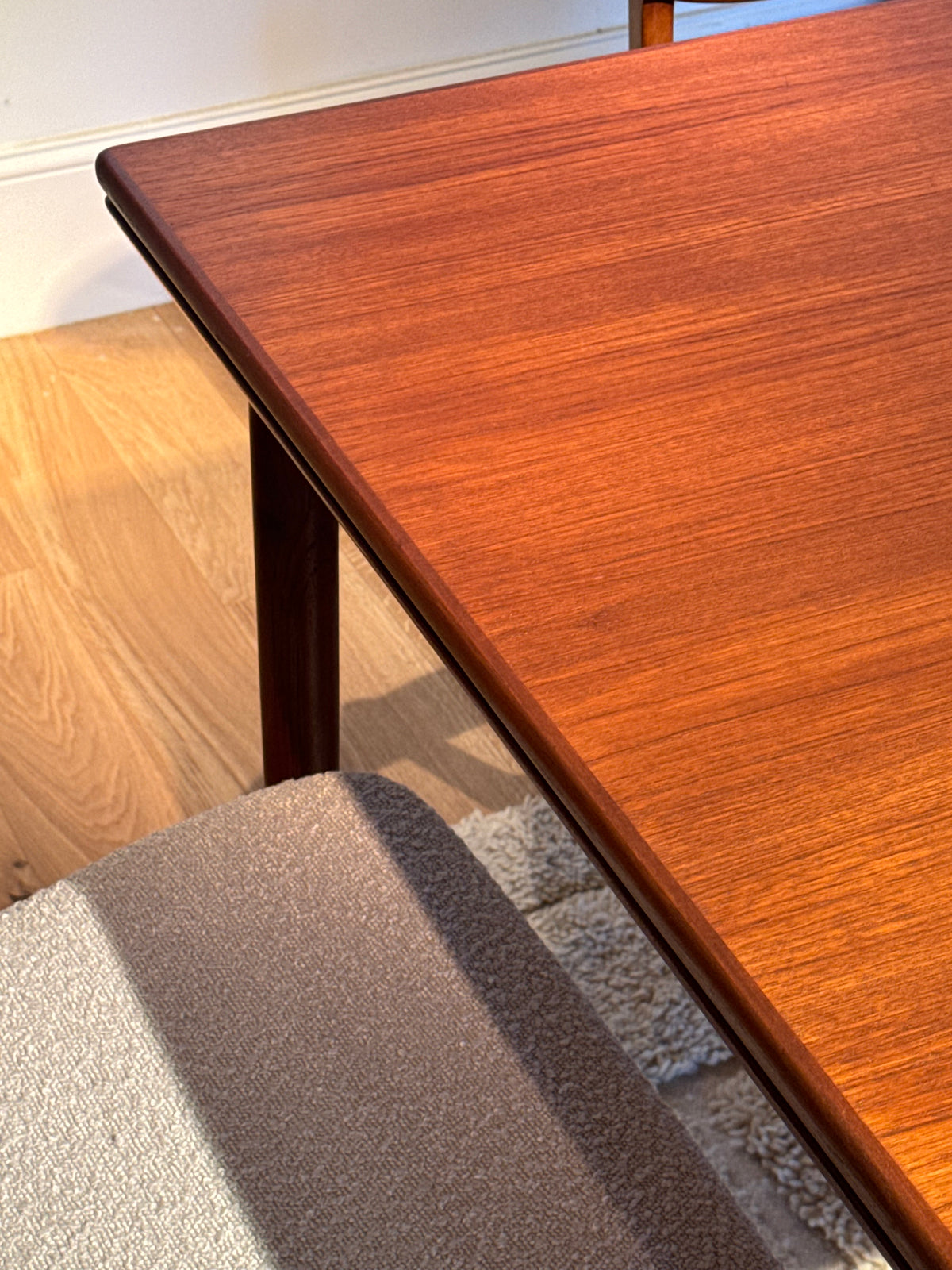 Table scandinave vintage en teck « Marta »