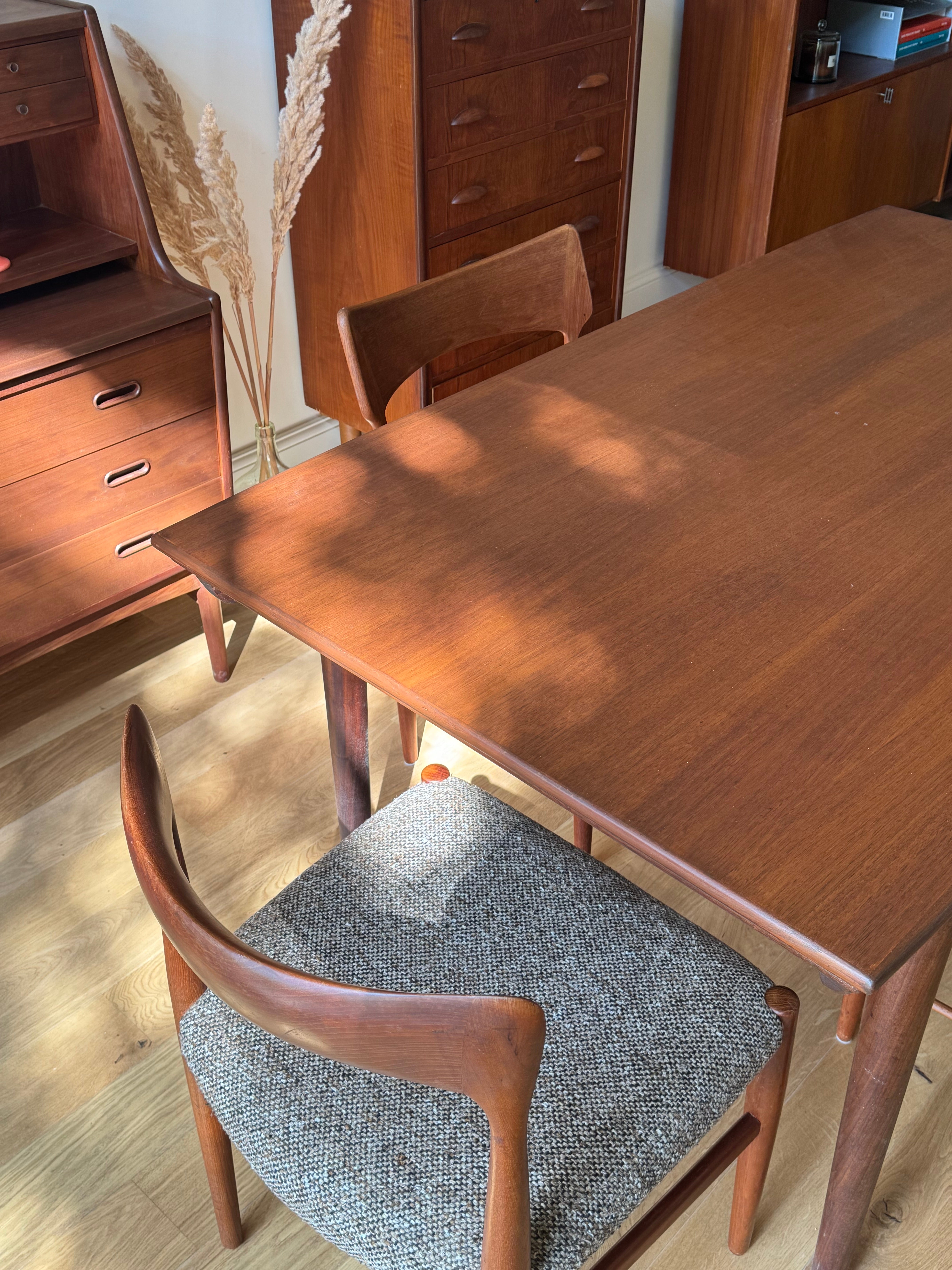 Table de salle à manger scandinave vintage en teck « Mikkel »