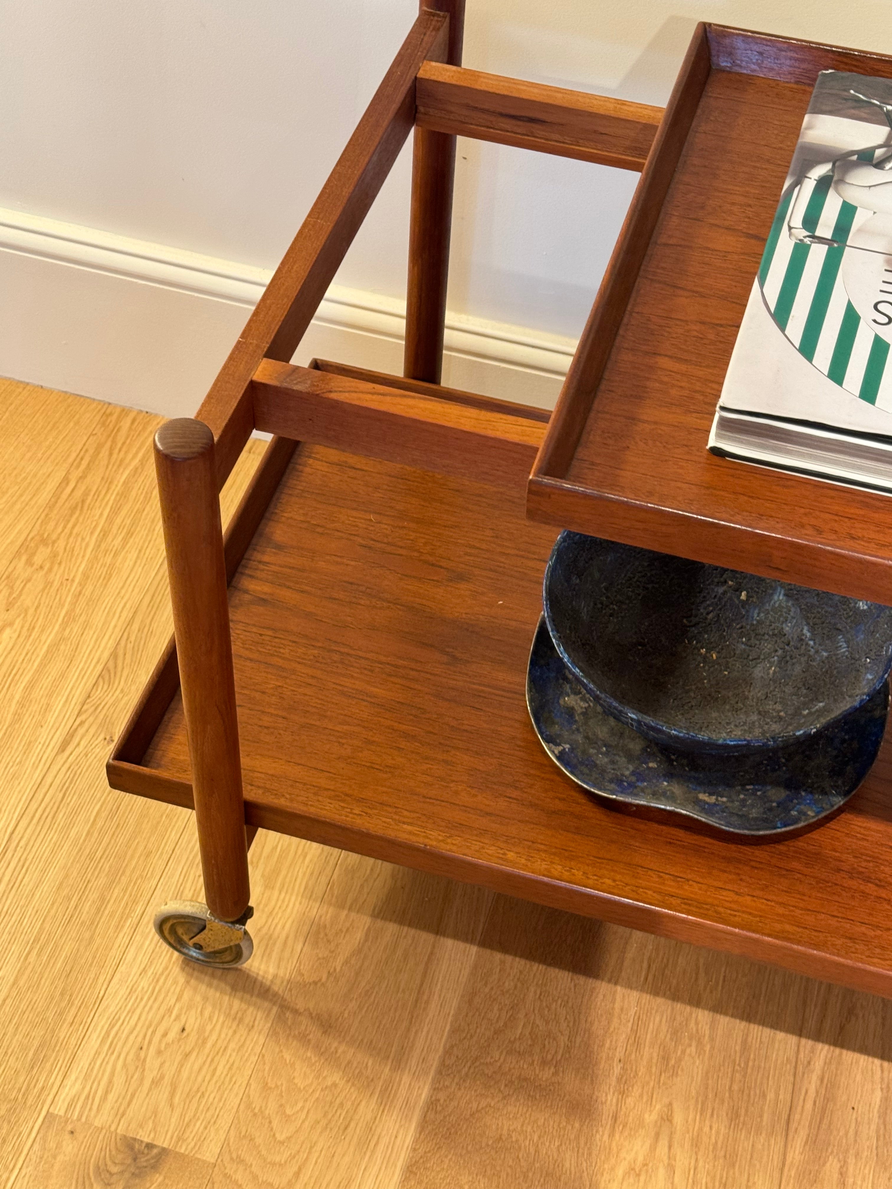 Desserte scandinave vintage "Mette" en teck