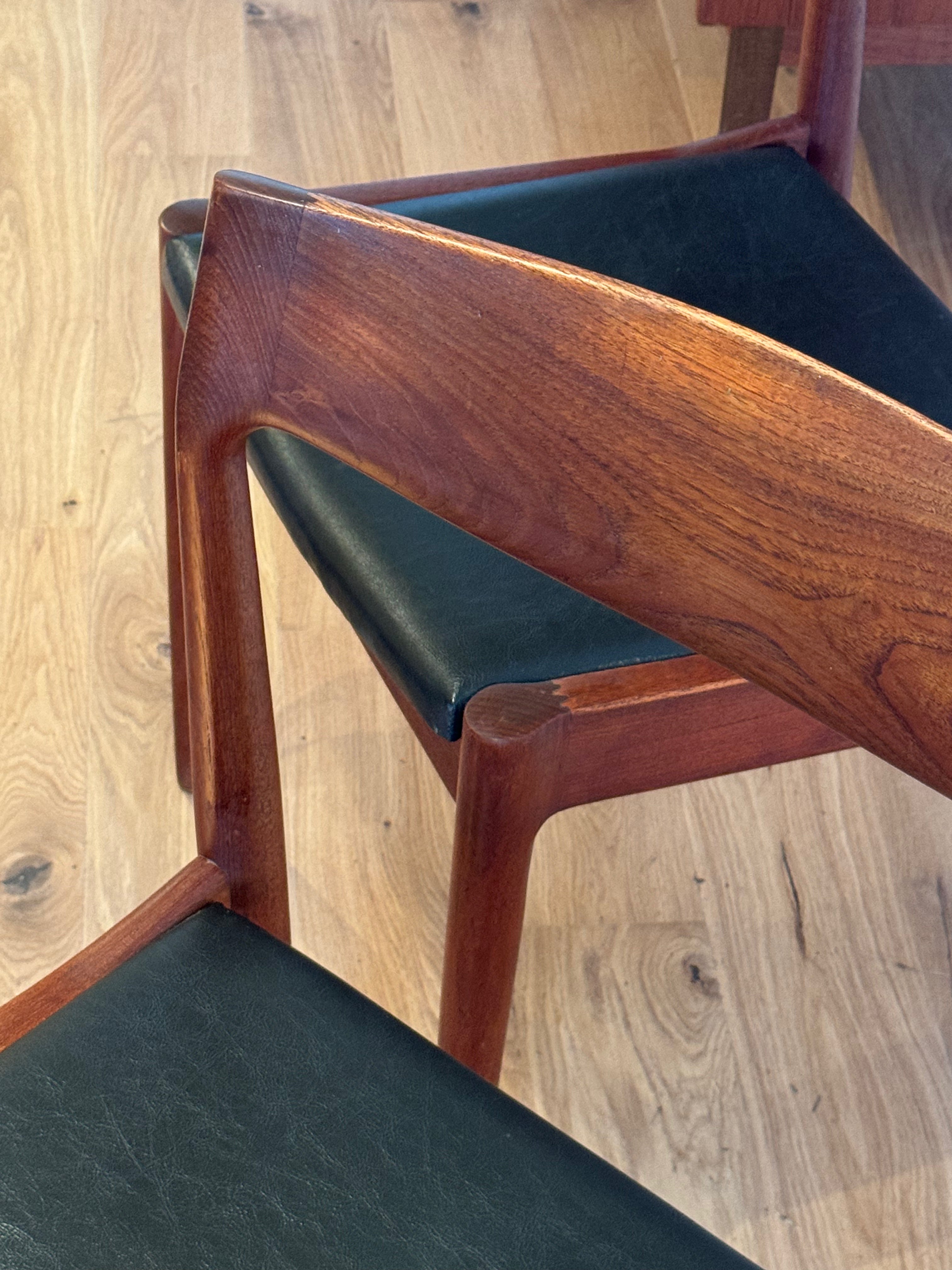 Suite de 6 chaises scandinaves vintage « Jytte » H.W Klein pour Bramin Møbler
