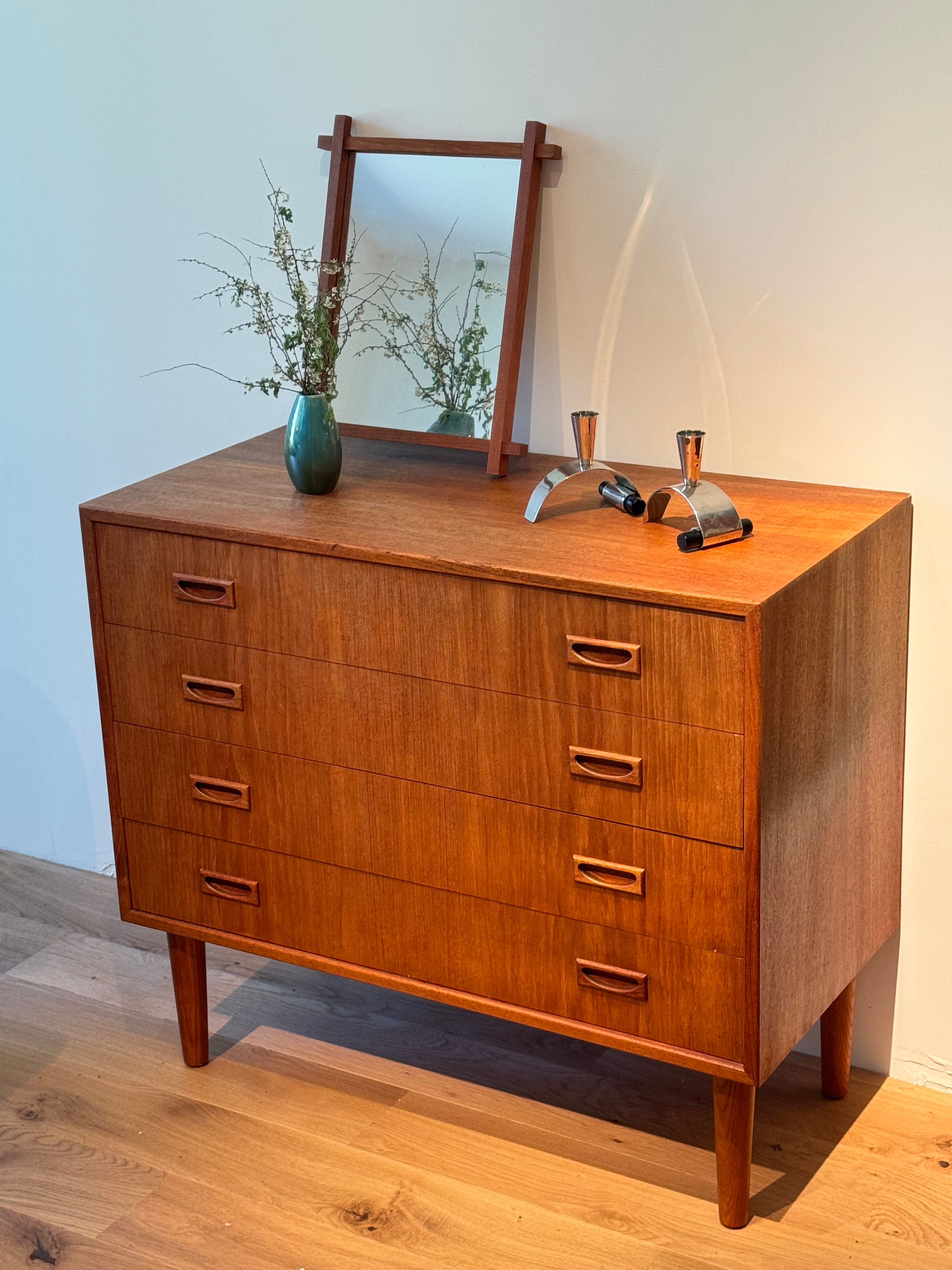 Commode scandinave vintage en teck "Tina"