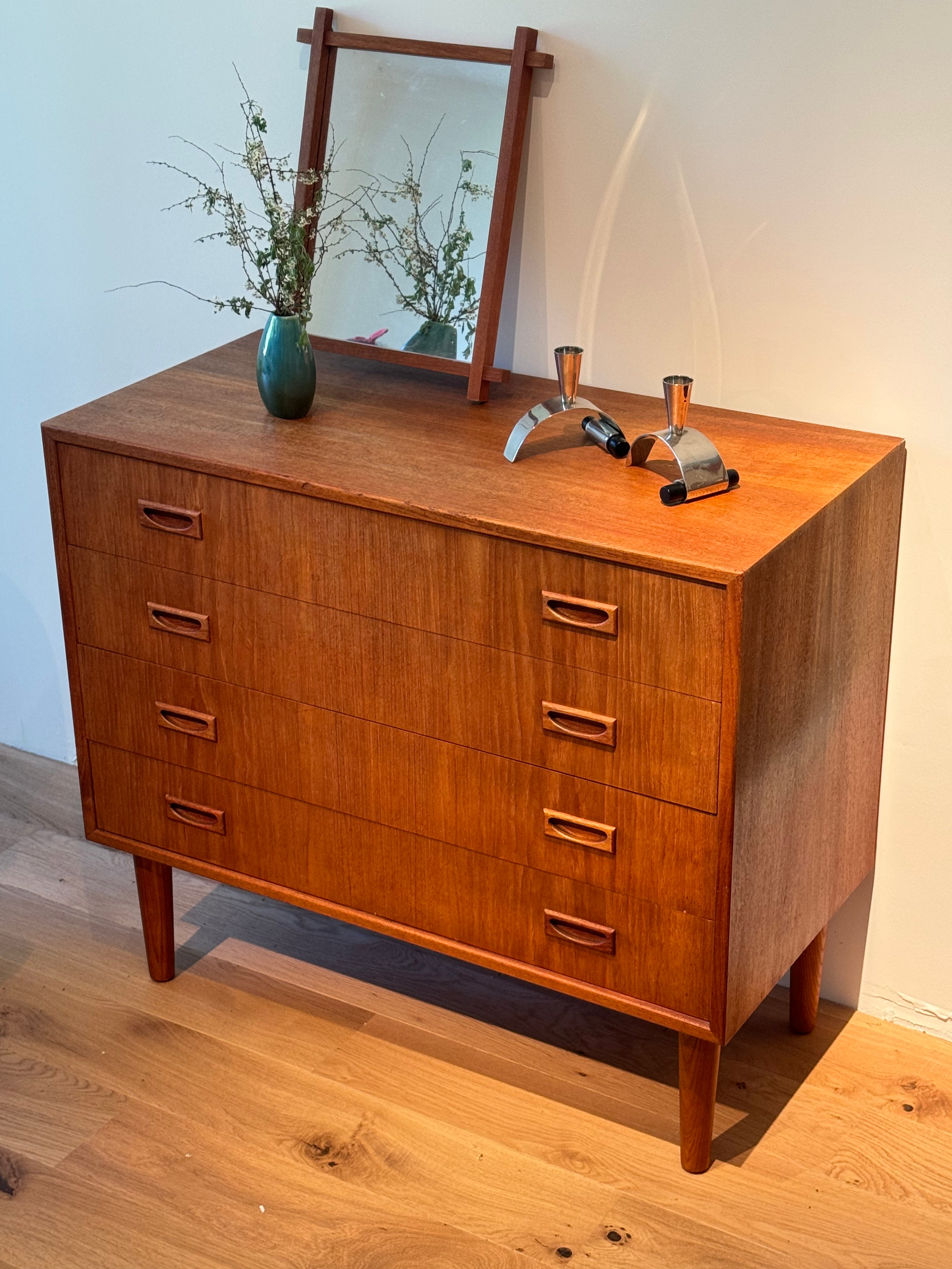Commode scandinave vintage en teck "Tina"