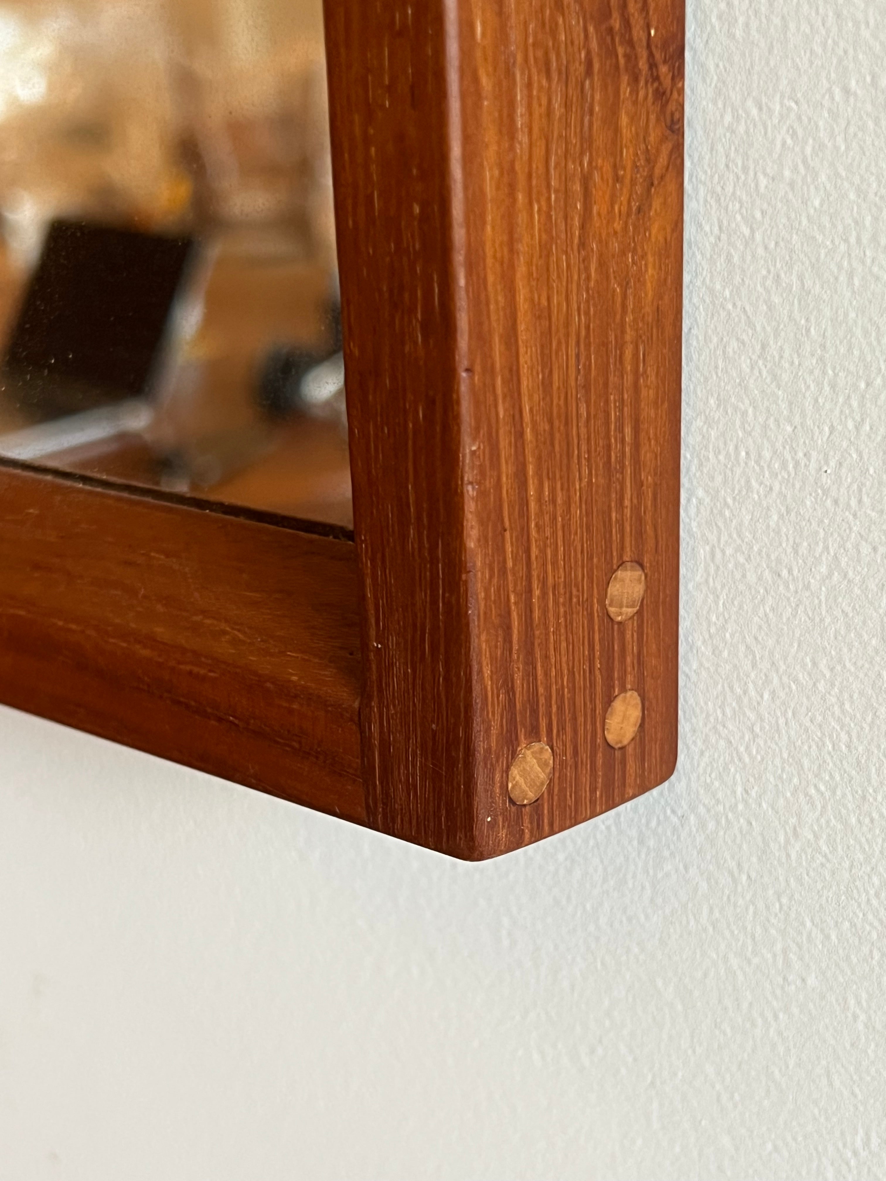 Miroir scandinave vintage "Sigrid" signé Aksel Kjaersgaard