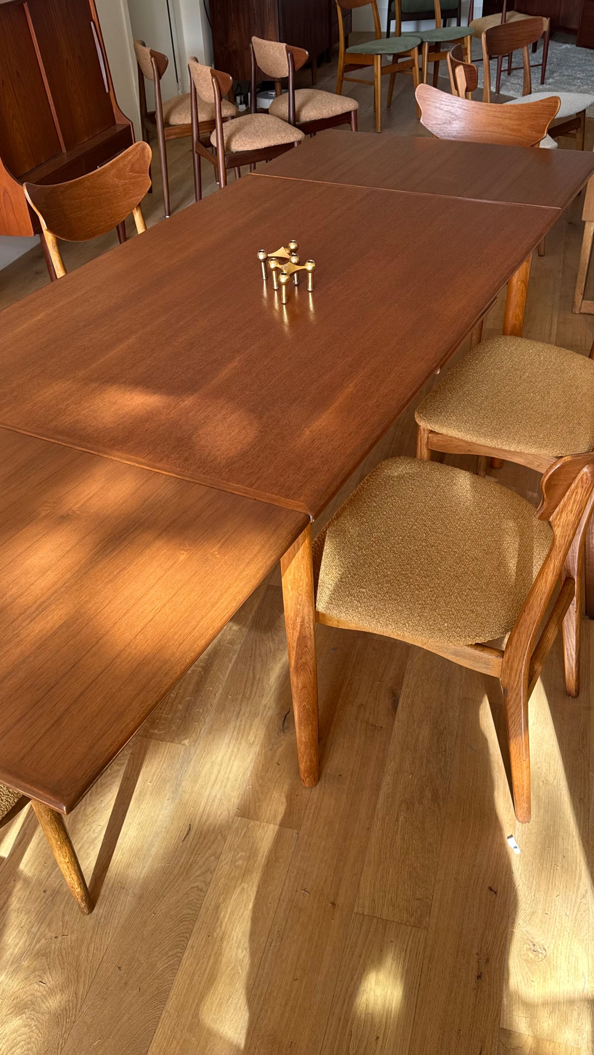 Table scandinave vintage extensible« Ilde » en teck