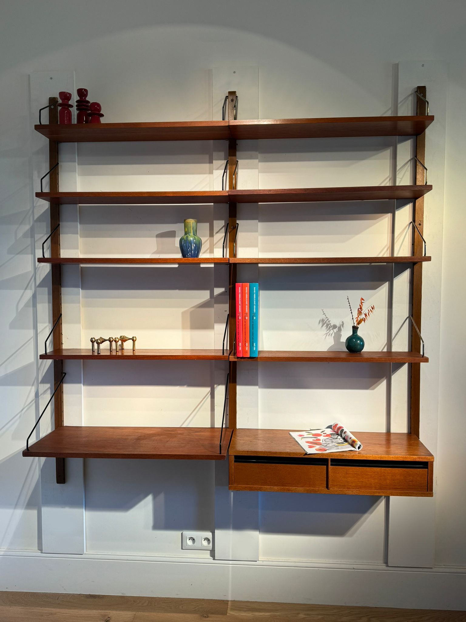 Bibliothèque scandinave vintage murale Royal System – Poul Cadovius