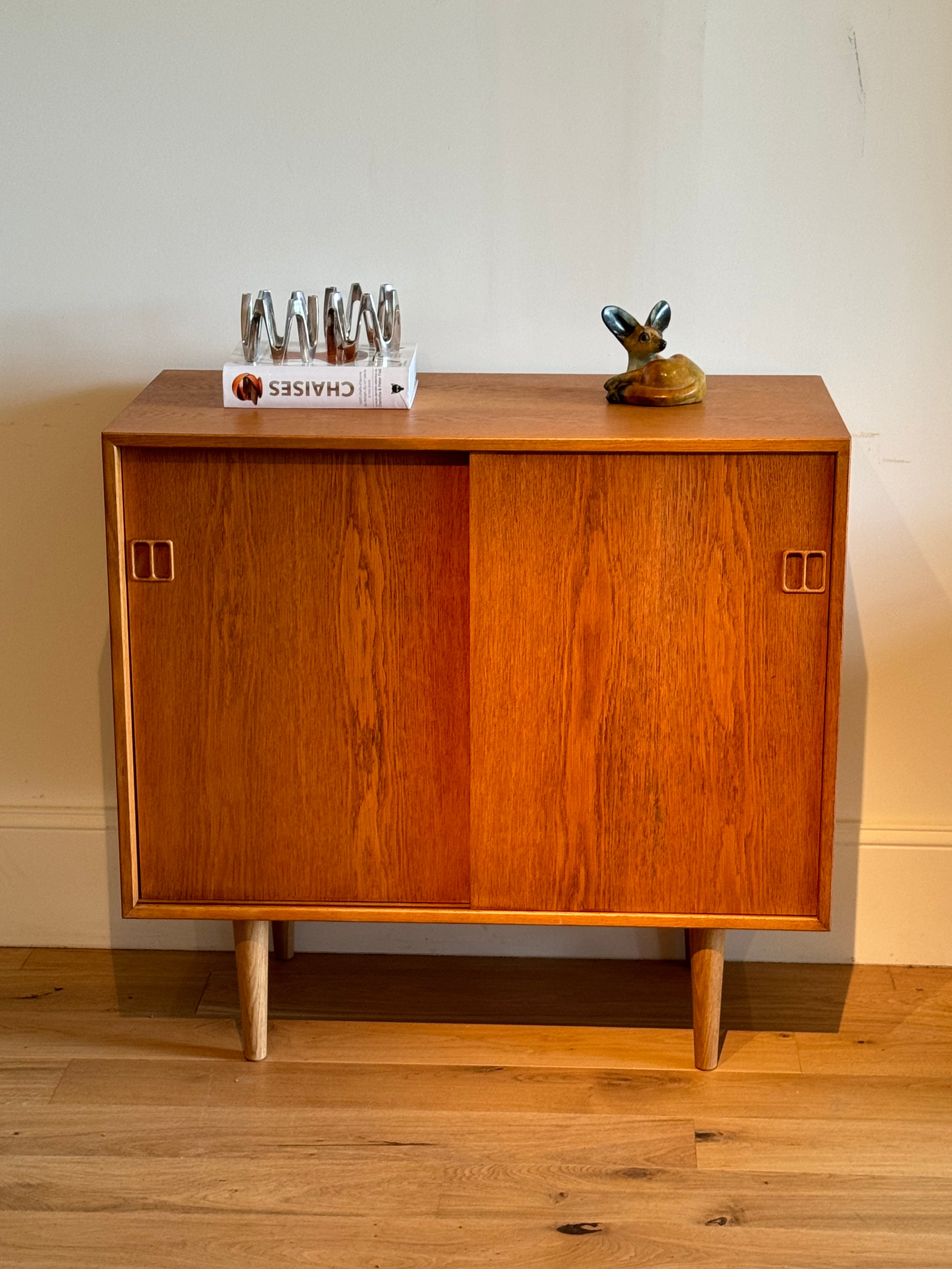 Enfilade scandinave vintage en chêne doré "Edwina"