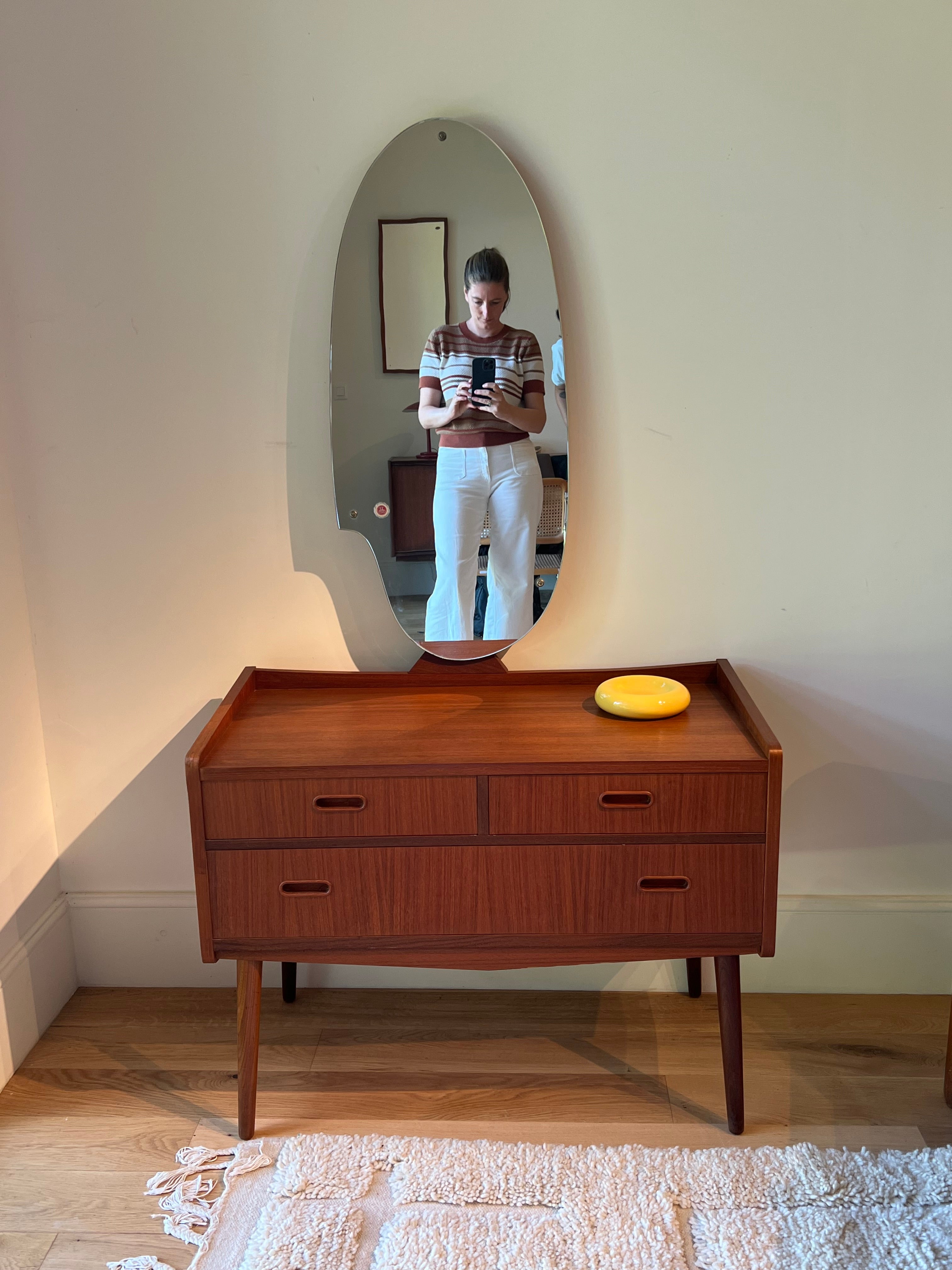 Commode coiffeuse avec grand miroir scandinave vintage "Karna"