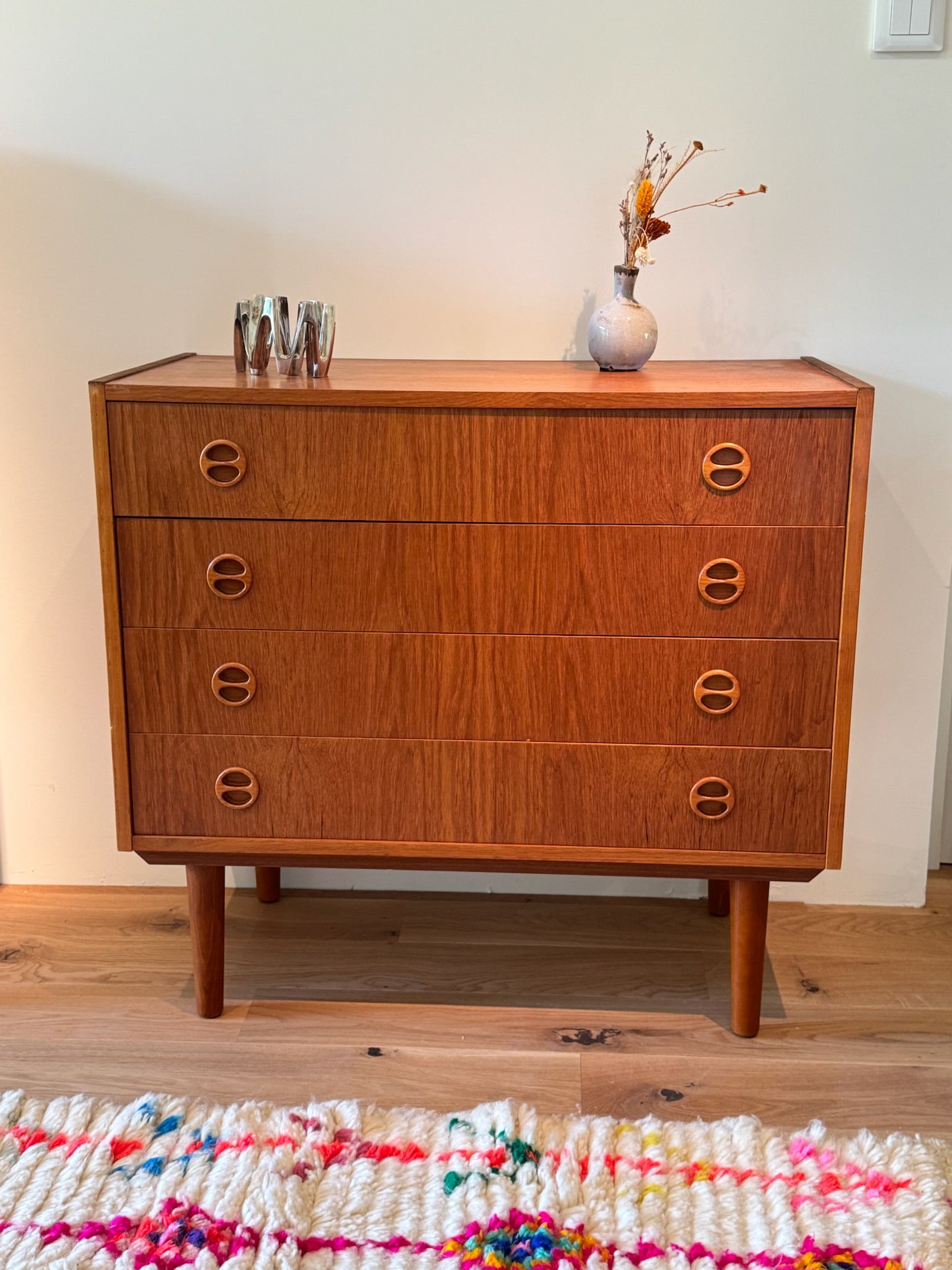 Petite commode scandinave vintage « Brisa »