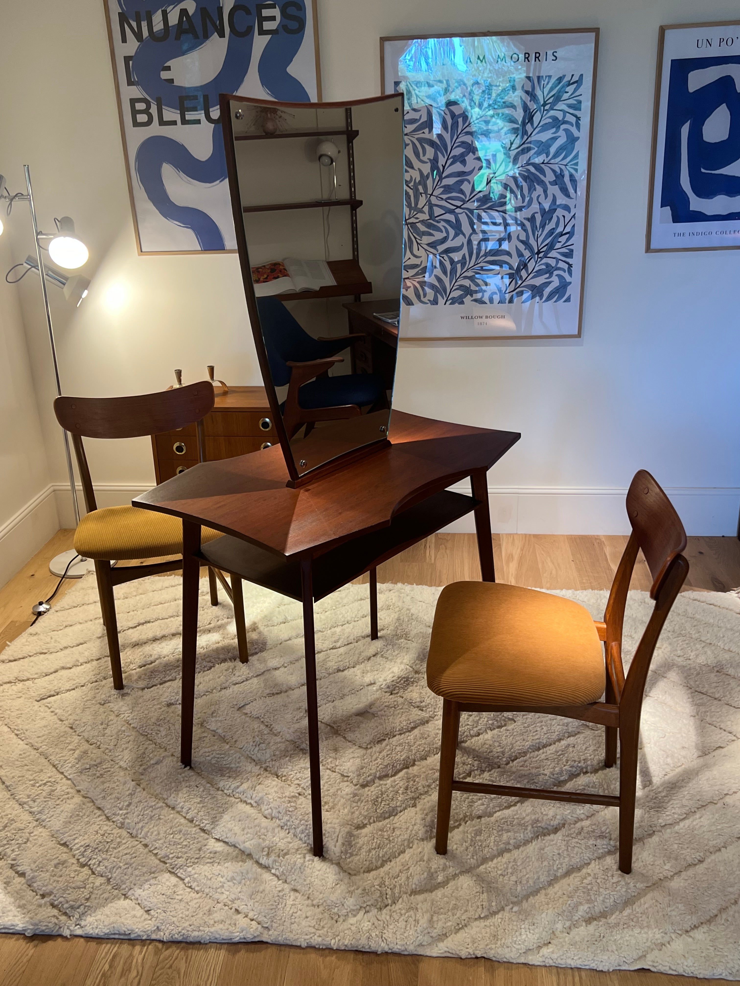 Table coiffeuse avec grand miroir scandinave vintage "Elvine"