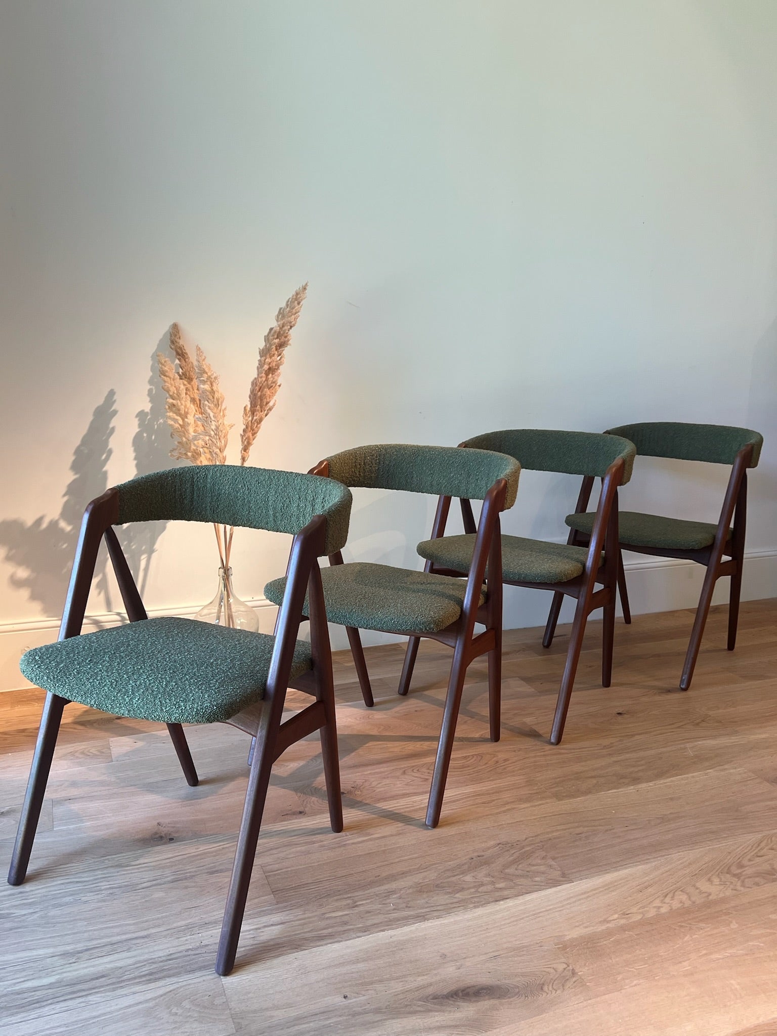 Pré-Commande | Chaise scandinave vintage modèle 205 « Christina » personnalisable, par T. Harlev pour Farstrup Møbler