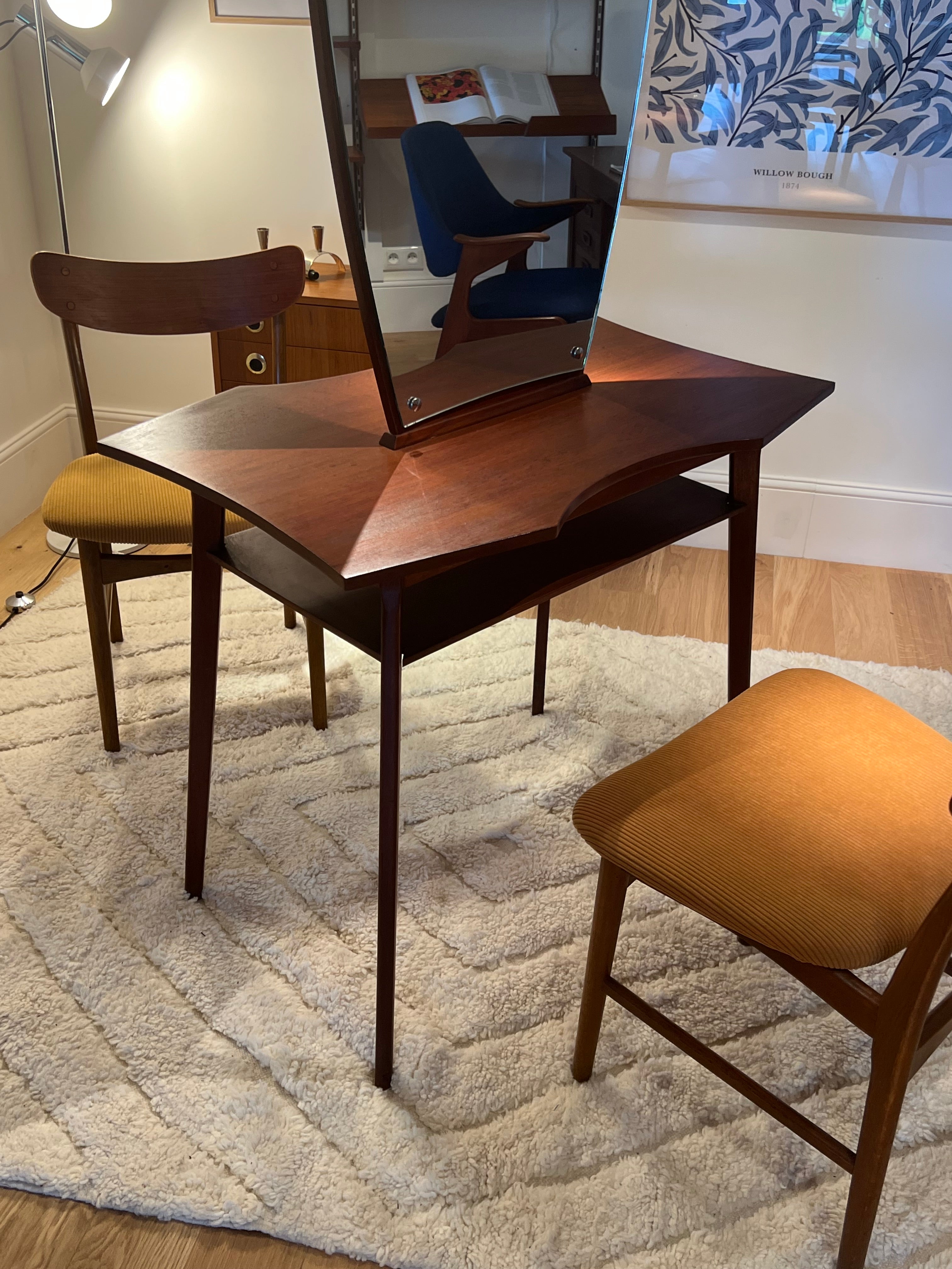 Table coiffeuse avec grand miroir scandinave vintage "Elvine"