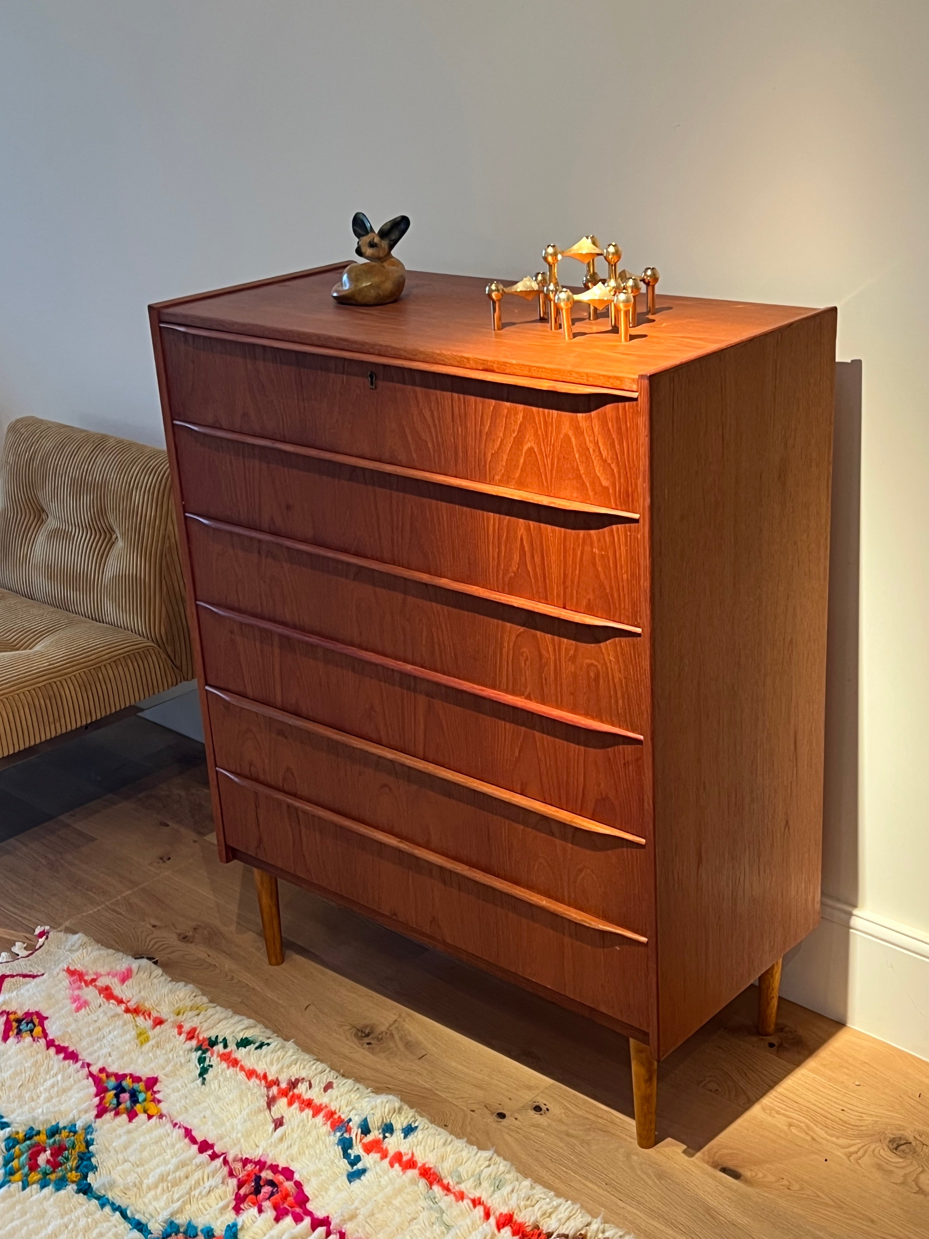 Commode scandinave vintage « Nila »