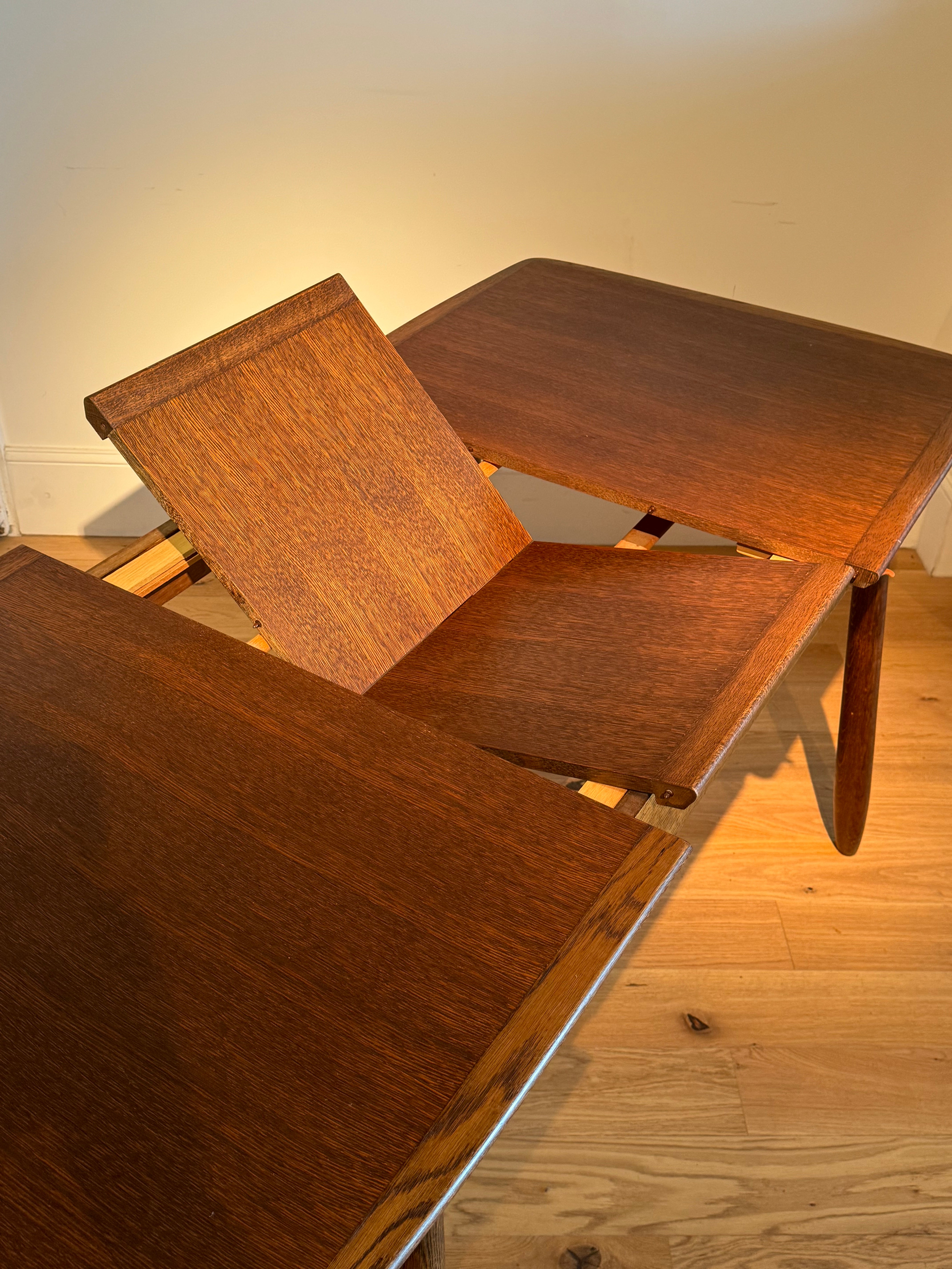 Table scandinave vintage en chêne « Mette »