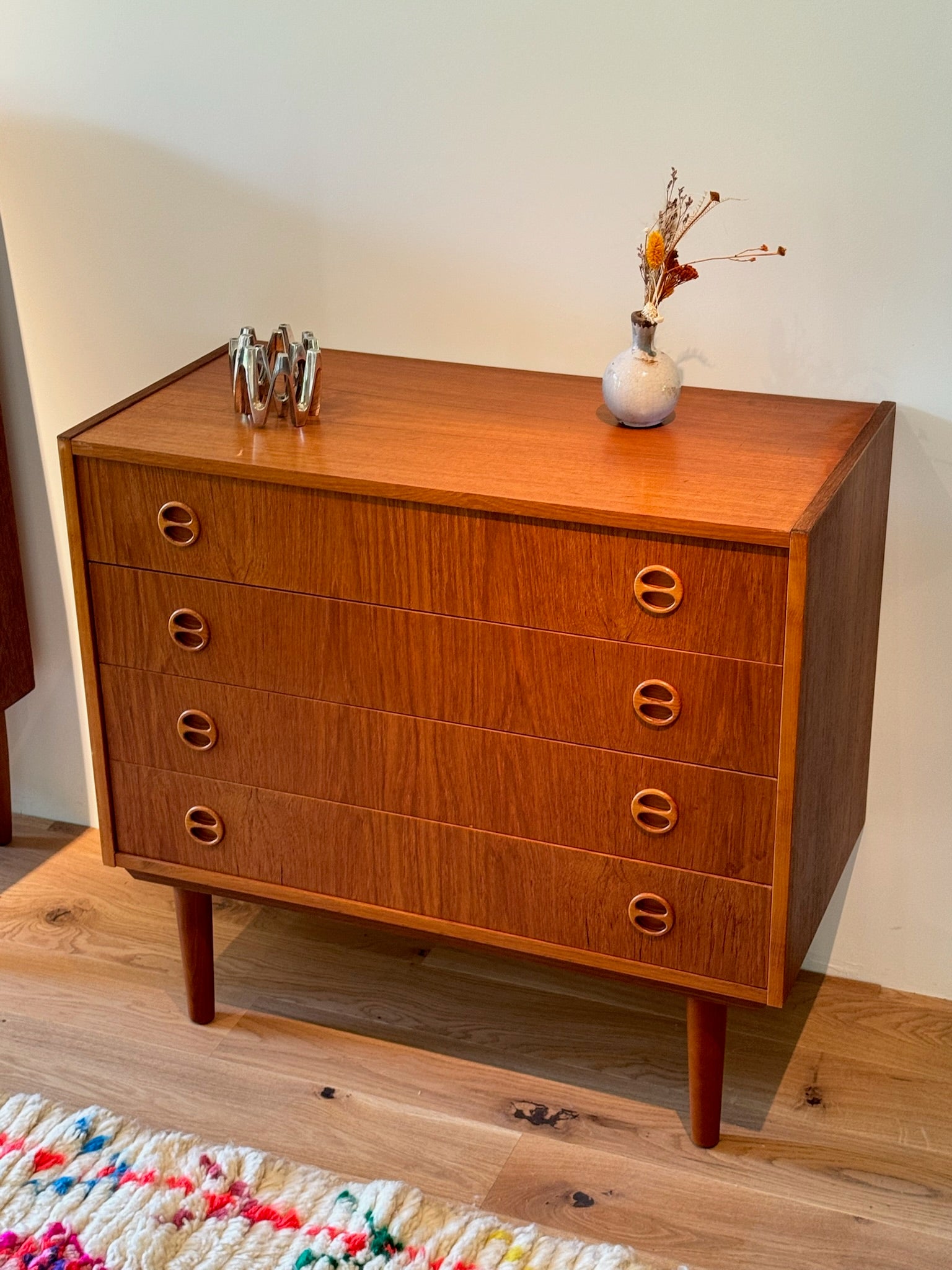 Petite commode scandinave vintage « Brisa »