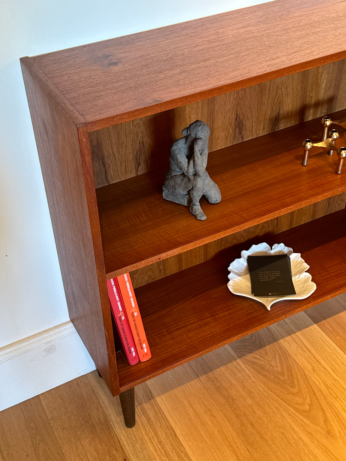 Petite bibliothèque scandinave vintage en teck « Ellen »